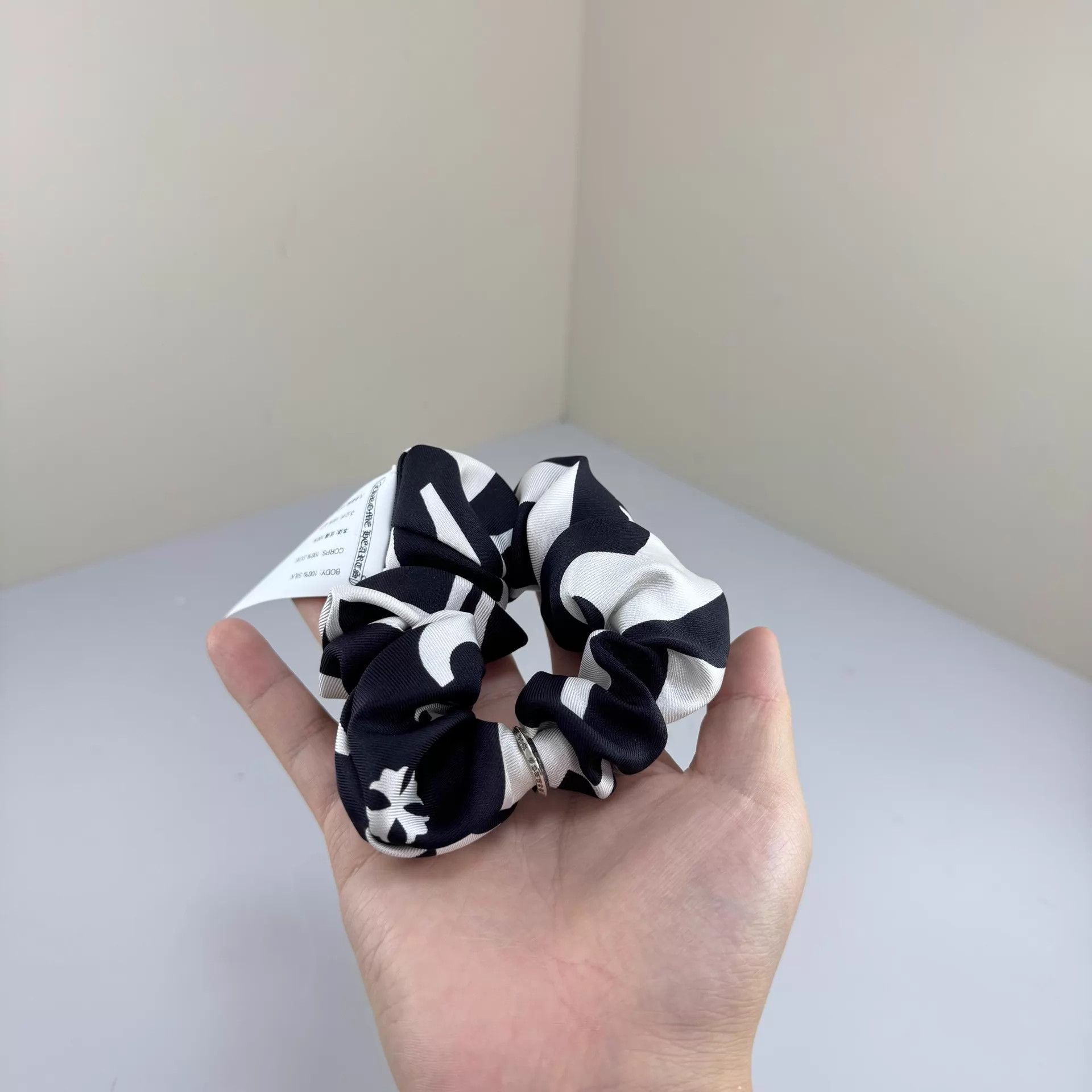 Chrome Hearts Chrome Hearts New Black & White Print Hair Tie One Size Size ONE SIZE - 4 Thumbnail