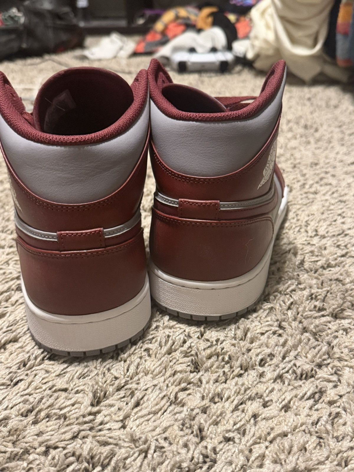Jordan Brand Air Jordan 1 mid burgandy and gray Size US 13 / EU 46 - 4 Thumbnail