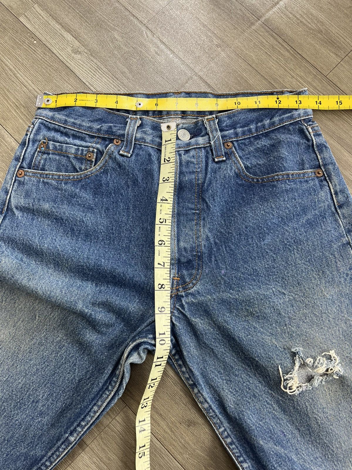 Levi's Vintage Clothing 🇺🇸1970s Vintage Levis 501 LVC 29x32 Distressed Blue Jeans Size US 29 - 24 Thumbnail