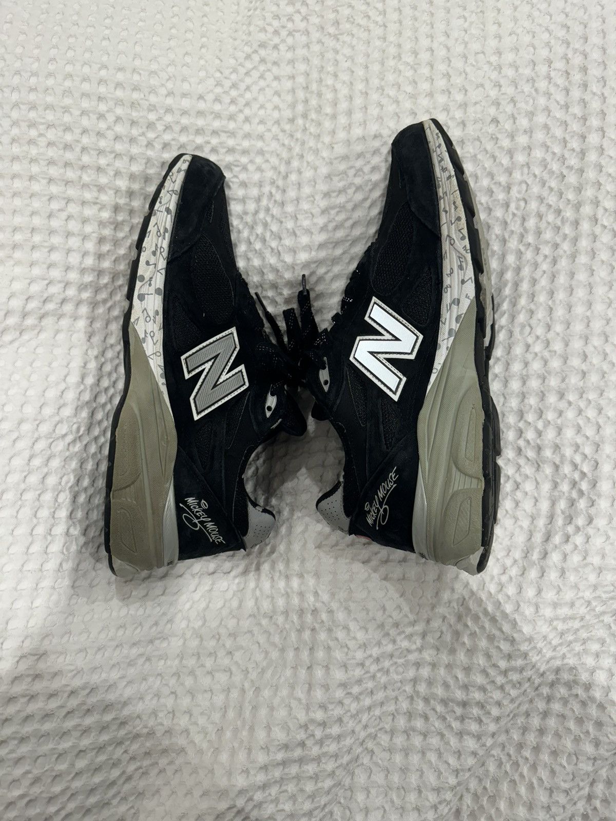 Disney × New Balance Run Disney (2015) New Balance 990v3 Size US 11 / EU 44 - 4 Thumbnail