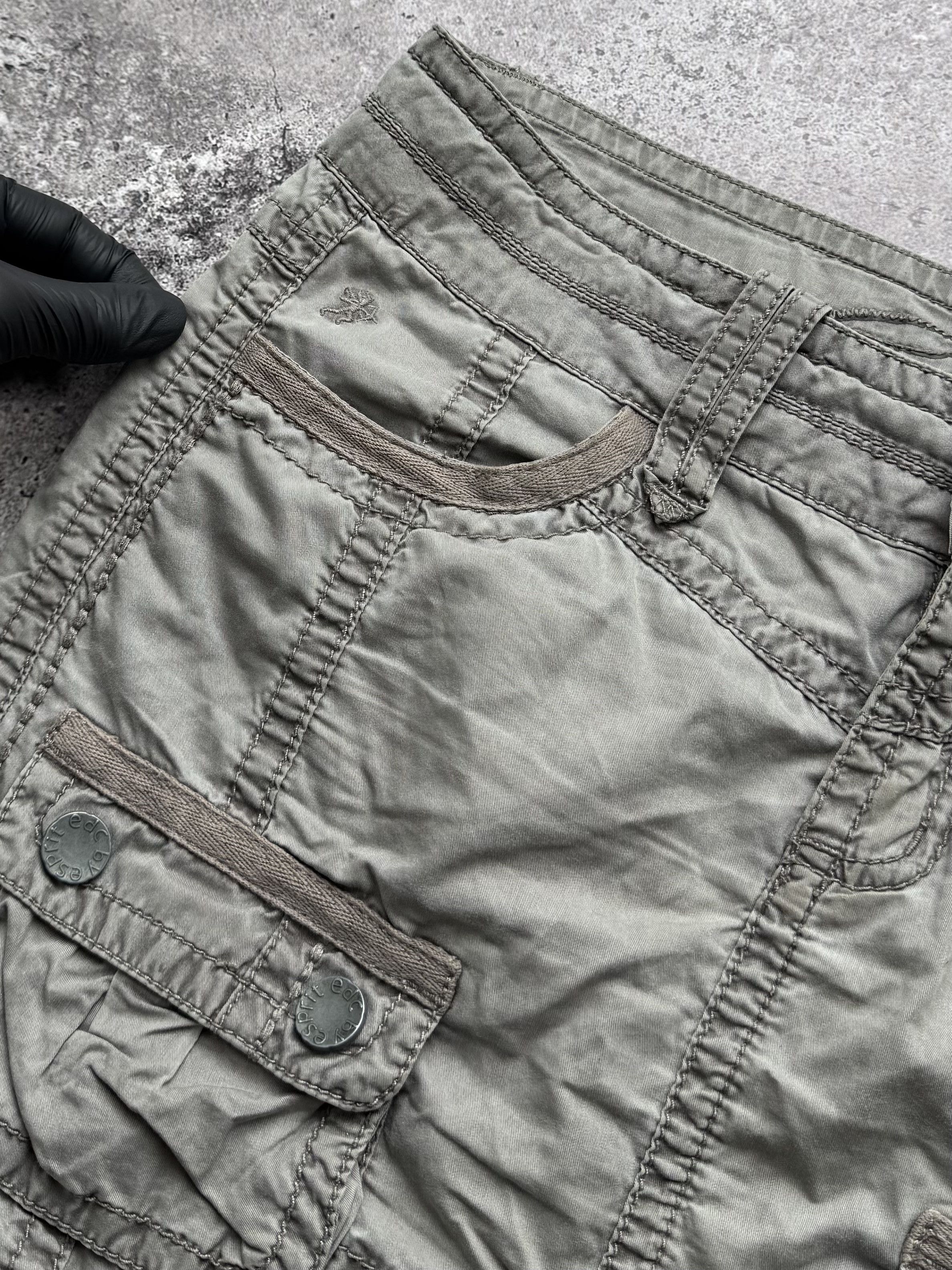 Vintage Y2K Khaki Cargo Mini Skirt Utility Pocket Low Rise (E8) Size 27" / US 4 / IT 40 - 4 Thumbnail