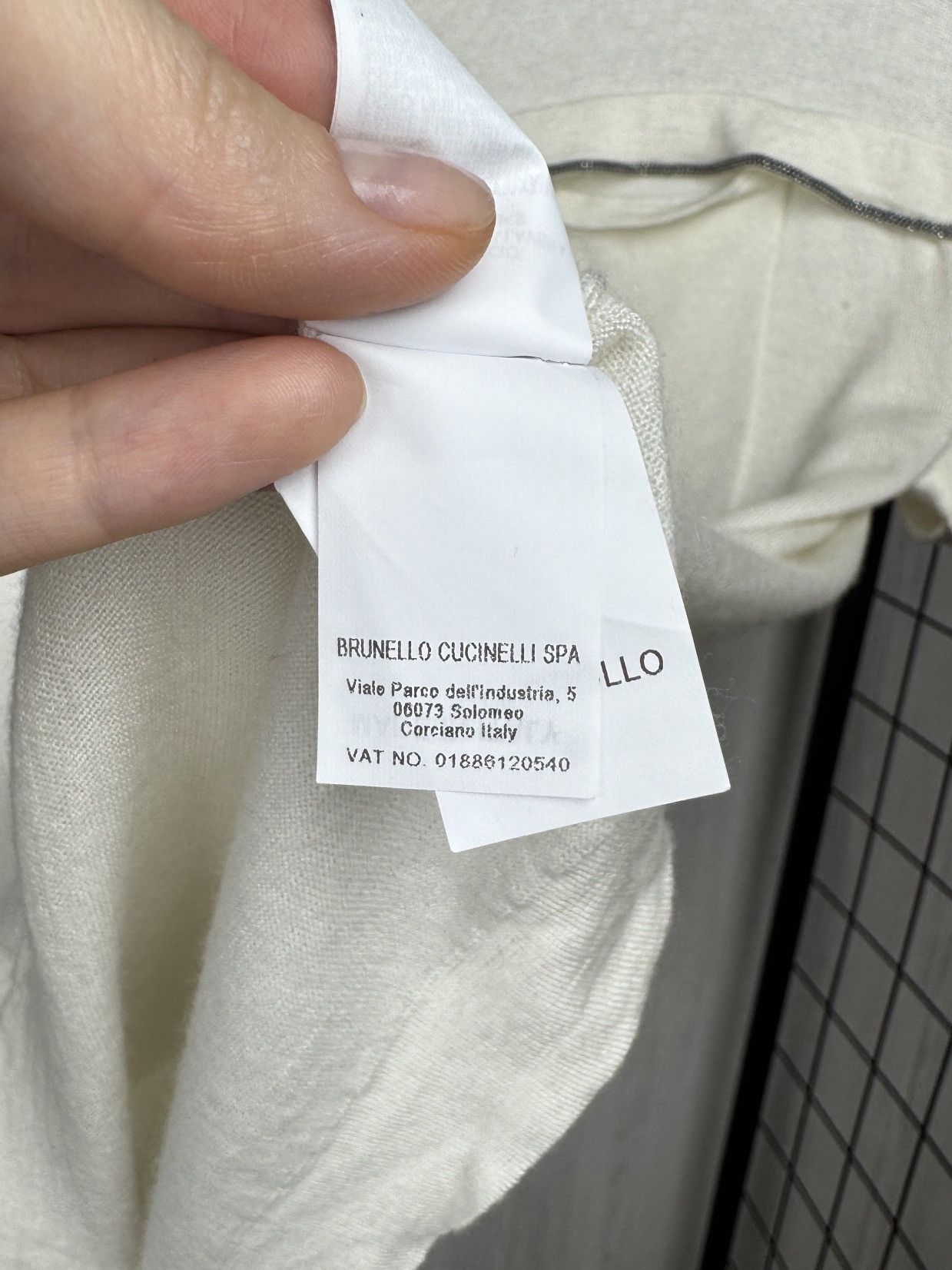 Brunello Cucinelli Brunello Cucinelli cashmere silk white rhinestones tee shirt Size S / US 4 / IT 40 - 12 Thumbnail
