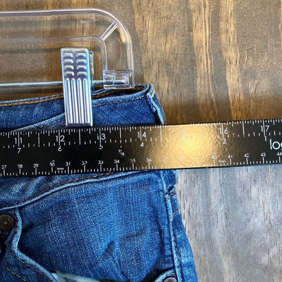 True Religion VINTAGE? — Wait; item is True Religion Womens Jeans Blue Low Rise Straight Leg Embroidered Stretch 27 Size 27" / US 4 / IT 40 - 6 Thumbnail