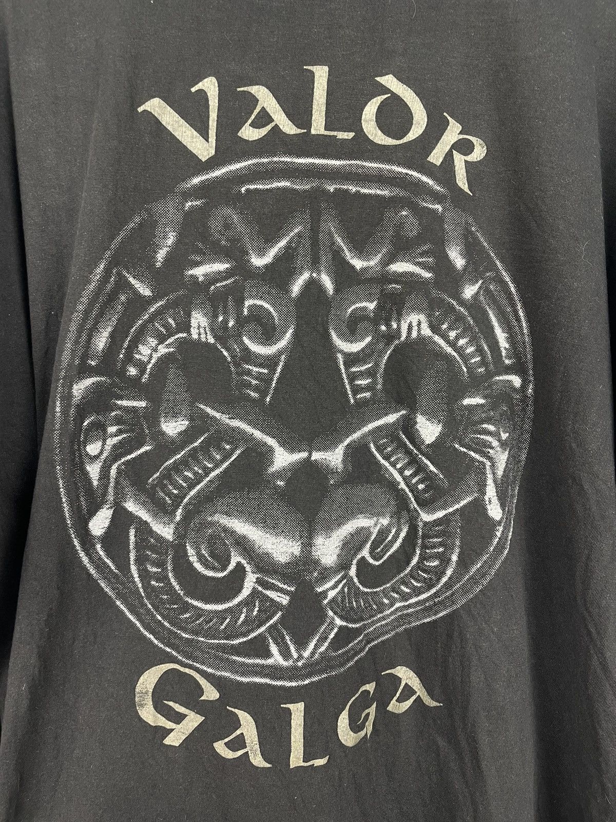 Band Tees Vintage 90s Thyrfing Valdr Galga Sweden Metal band t shirt Size US XL / EU 56 / 4 - 7 Thumbnail