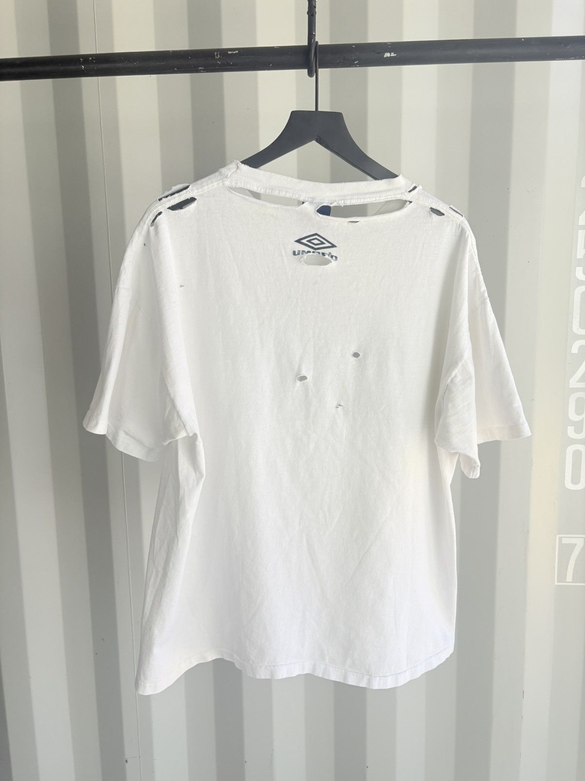 Vintage Vintage Umbro Shirt Thrashed Faded Distressed Grunge Size US XXL / EU 58 / 5 - 5 Thumbnail