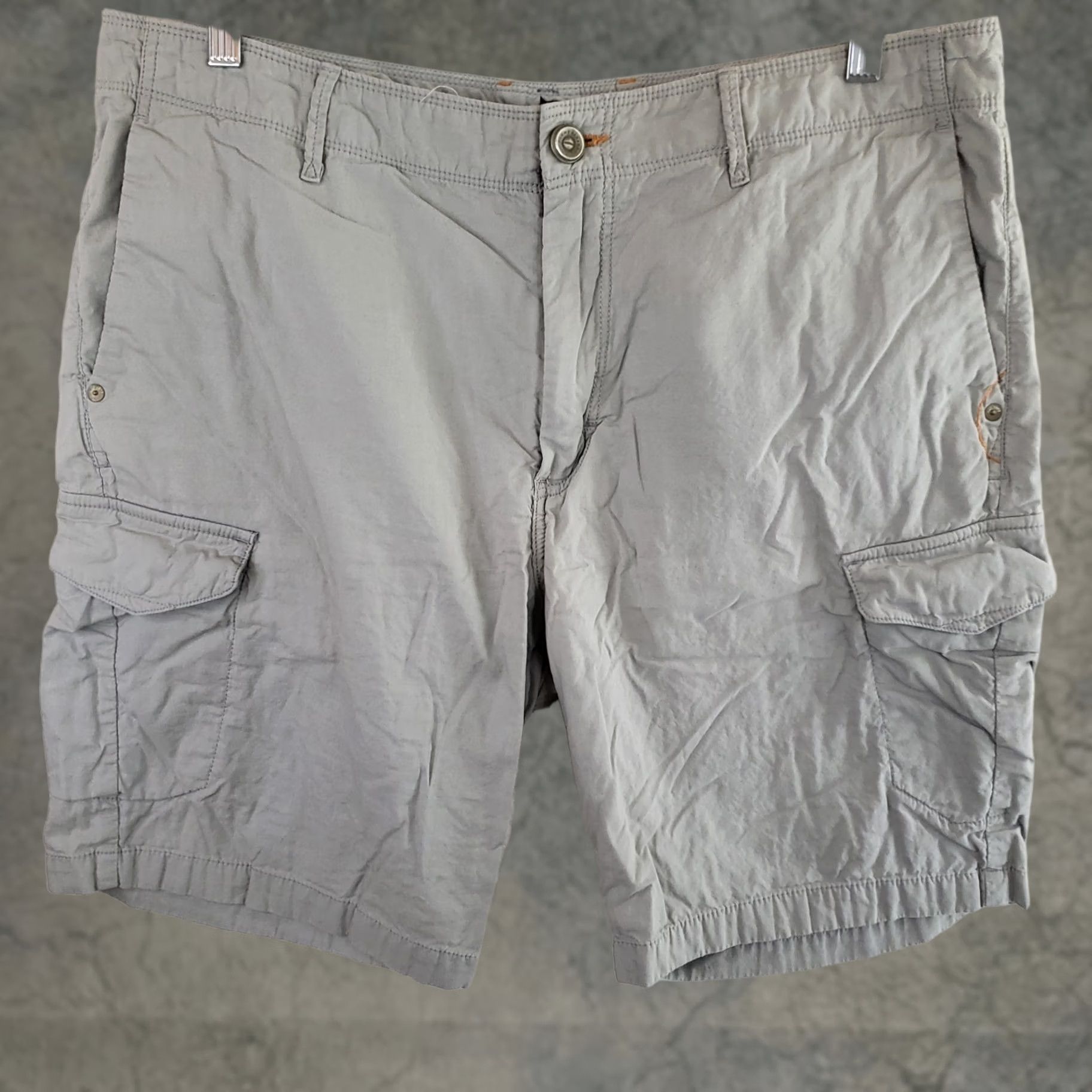 Tommy Bahama Tommy Bahama Chino Shorts Mens 38x10 Olive Green Casual Dad Size US 38 / EU 54 - 1 Thumbnail
