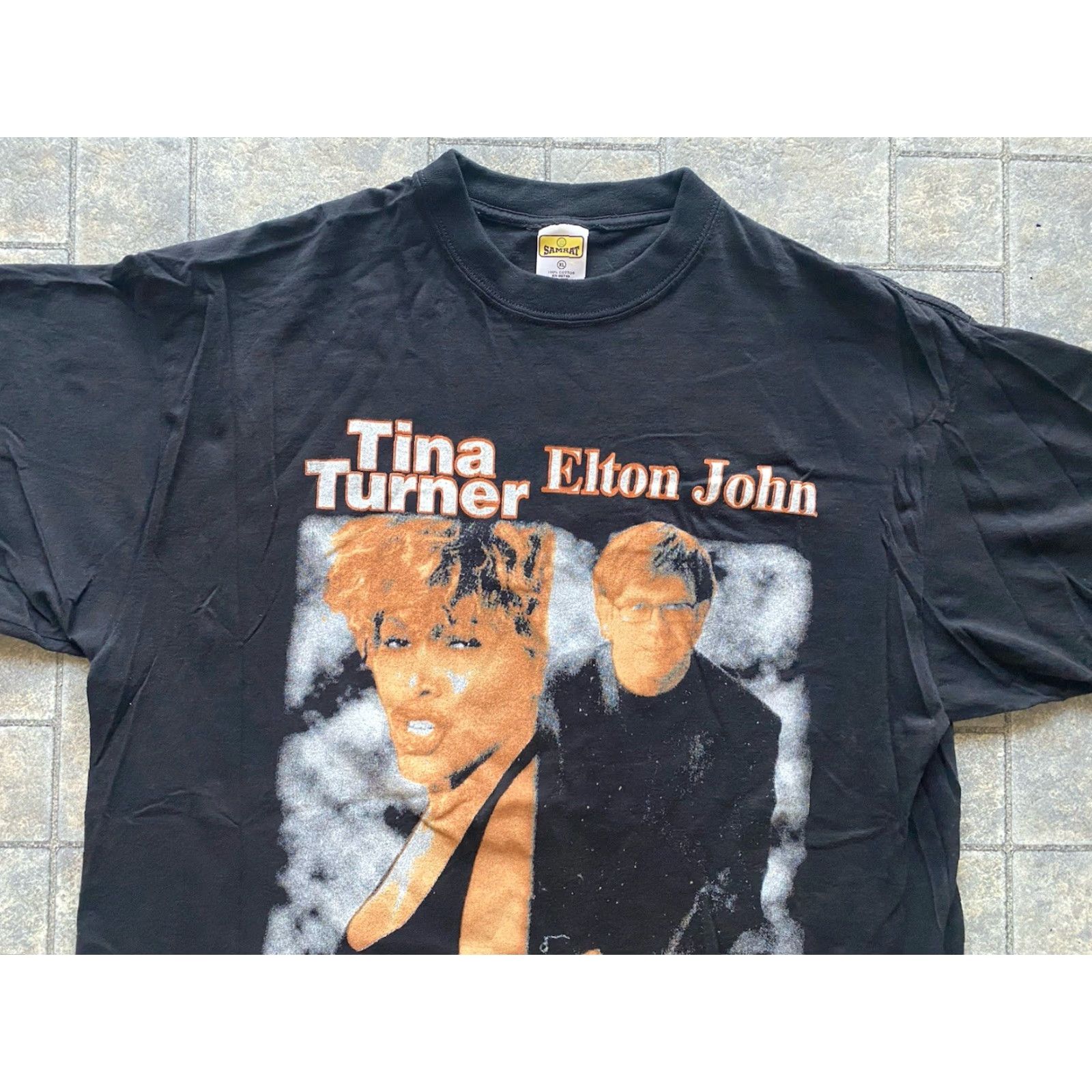 Olive VINTAGE Samrat T-Shirt Live In Vegas 1999-2000 Tina Turner Elton John Men’s XL Black Short Sleeve Shirt Mus ic 90s Mens Size US XL / EU 56 / 4 - 6 Thumbnail