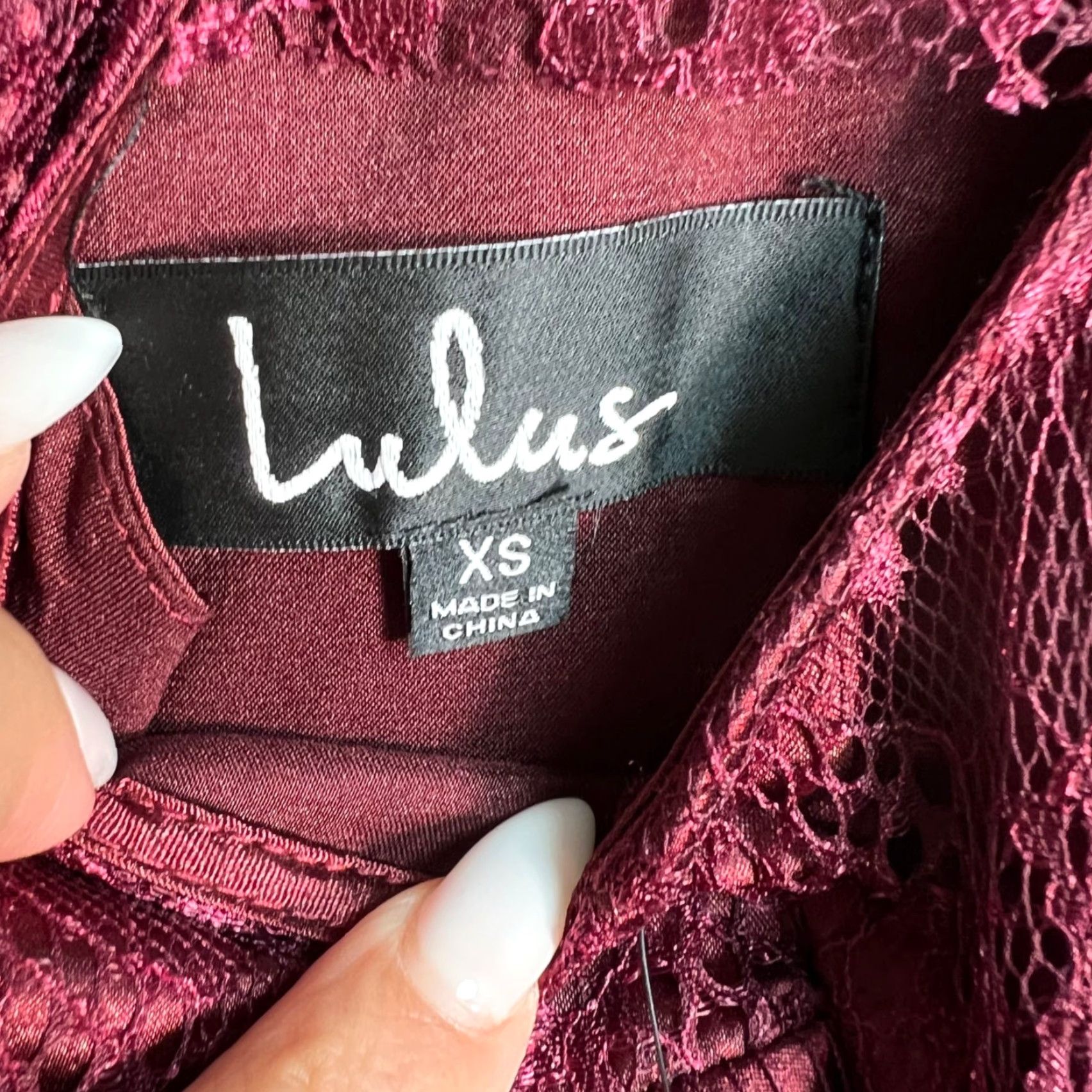 Lulus VINTAGE Lulus Burgundy Lace Maxi Dress XS With Cap Sleeves & Tiered Ruffles Dress Womens XS Burgundy Lace Maxi Cap Sleeves Tiered Ruffles 90s/2000s Size XS / US 0-2 / IT 36-38 - 3 Thumbnail