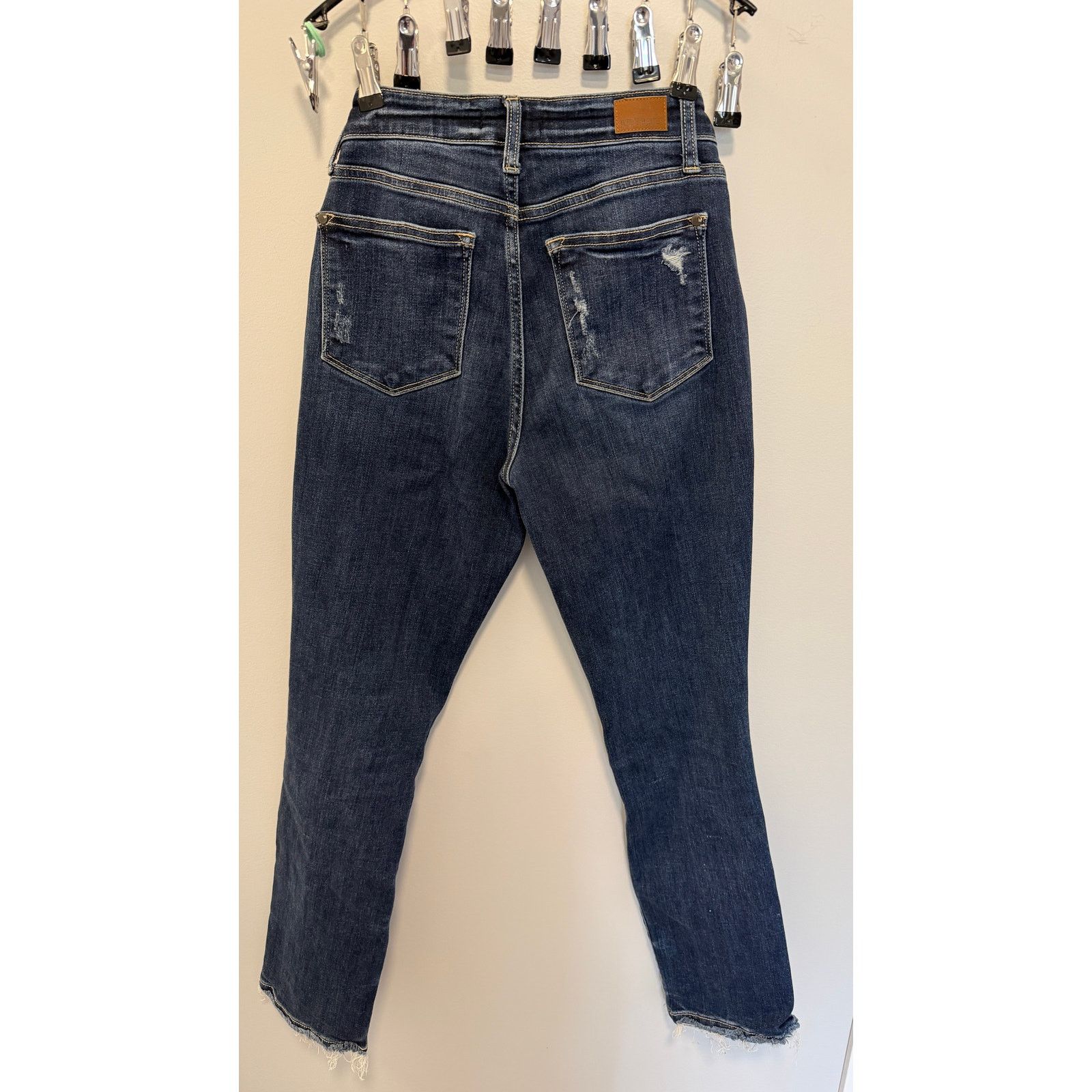 Judy Blue Judy Blue 5/27 Distressed Destroyed Straight Leg JB82534DK Size 26" / US 2 / IT 38 - 4 Thumbnail