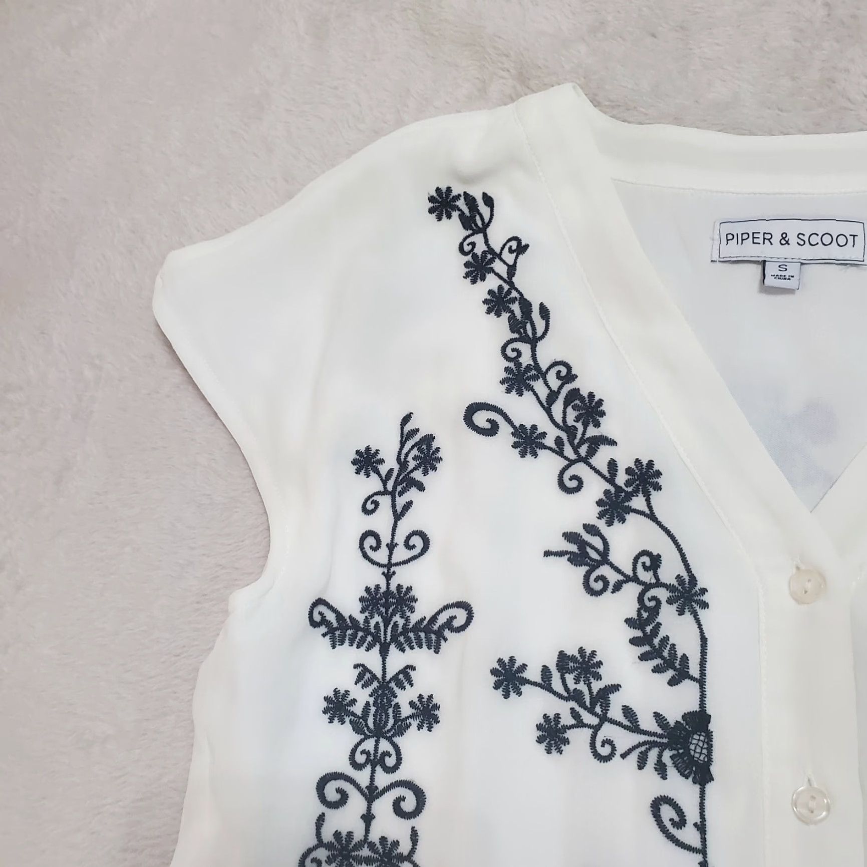 Vintage Piper & Scoot Dress Women S White Floral Embroidered Cap Sleeve Midi V-Neck Side Zip Casual Wedding Party/Cocktail Cottagecore Size S / US 4 / IT 40 - 6 Thumbnail
