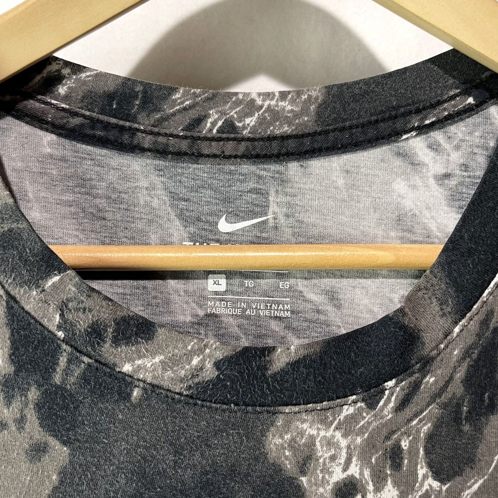 Nike Nike Shirt Mens XL Black Swoosh Marble Tee CD1282-010 Size US XL / EU 56 / 4 - 7 Thumbnail