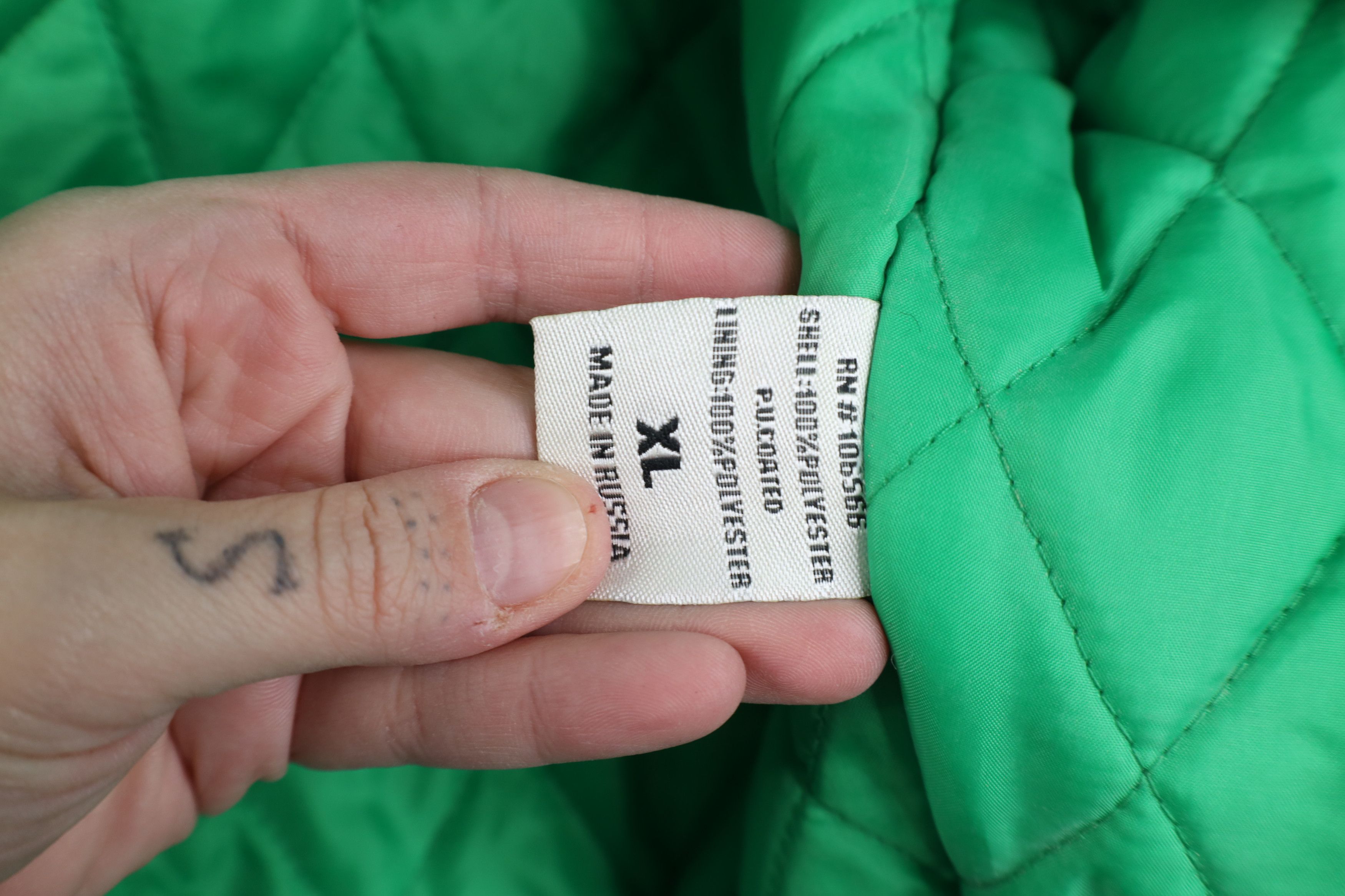 Vintage Deadstock Vintage 90s Quilted Satin Bomber Jacket Green Size US XL / EU 56 / 4 - 14 Thumbnail
