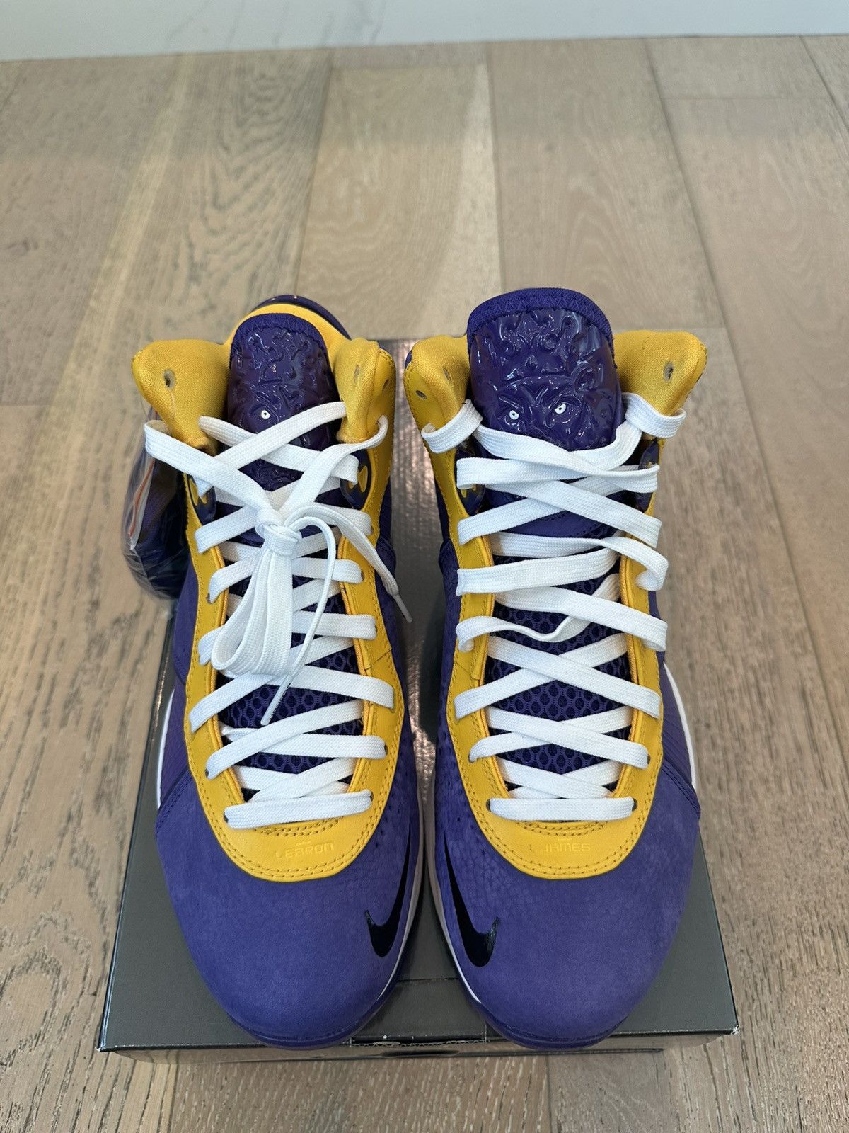 Nike Nike LeBron 8 Lakers Size US 9.5 / EU 42-43 - 2 Thumbnail