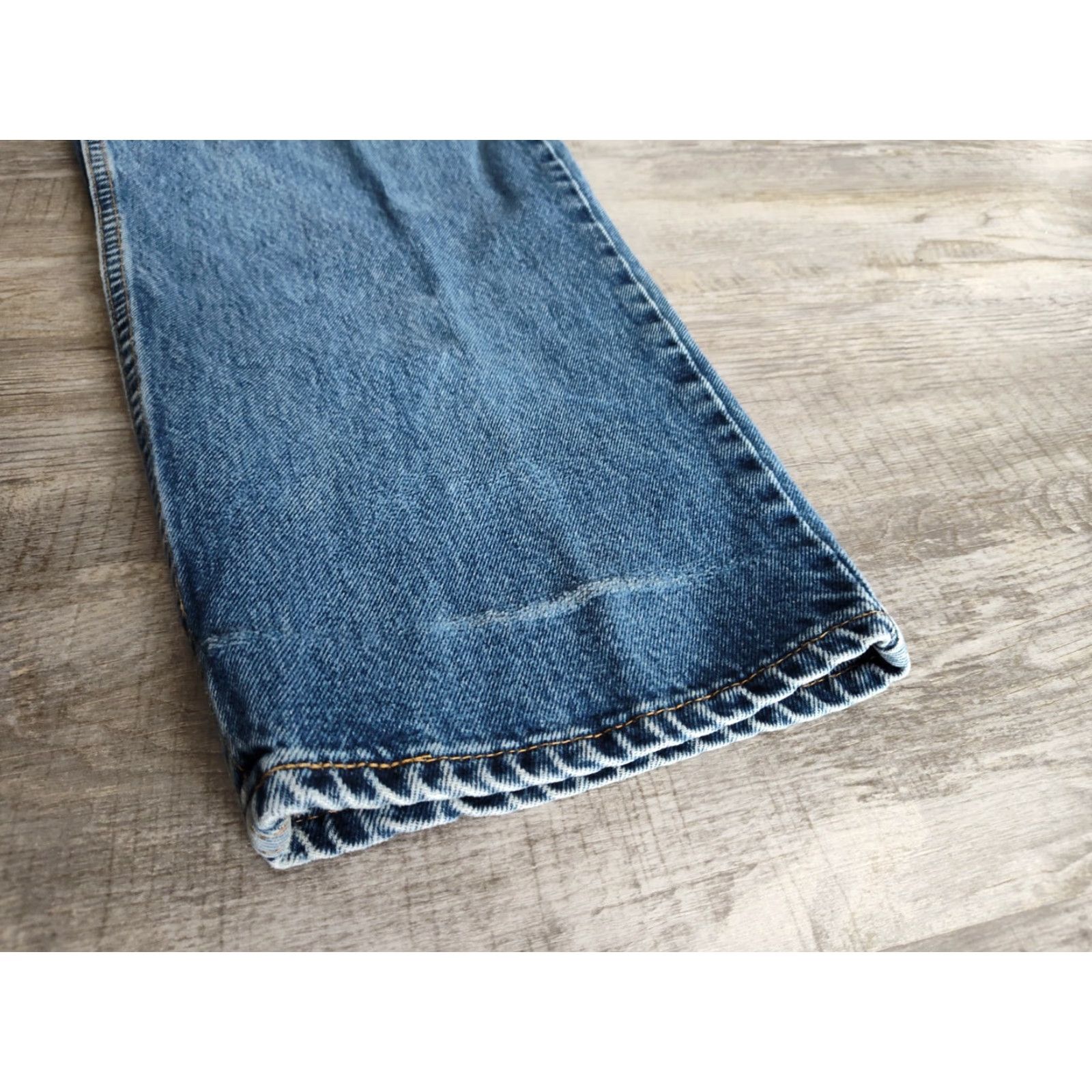 Levi's VINTAGE Levi's 550 Jeans Mens 38x30 Blue Relaxed Tapered 90s Y2K Size US 38 / EU 54 - 2 Thumbnail