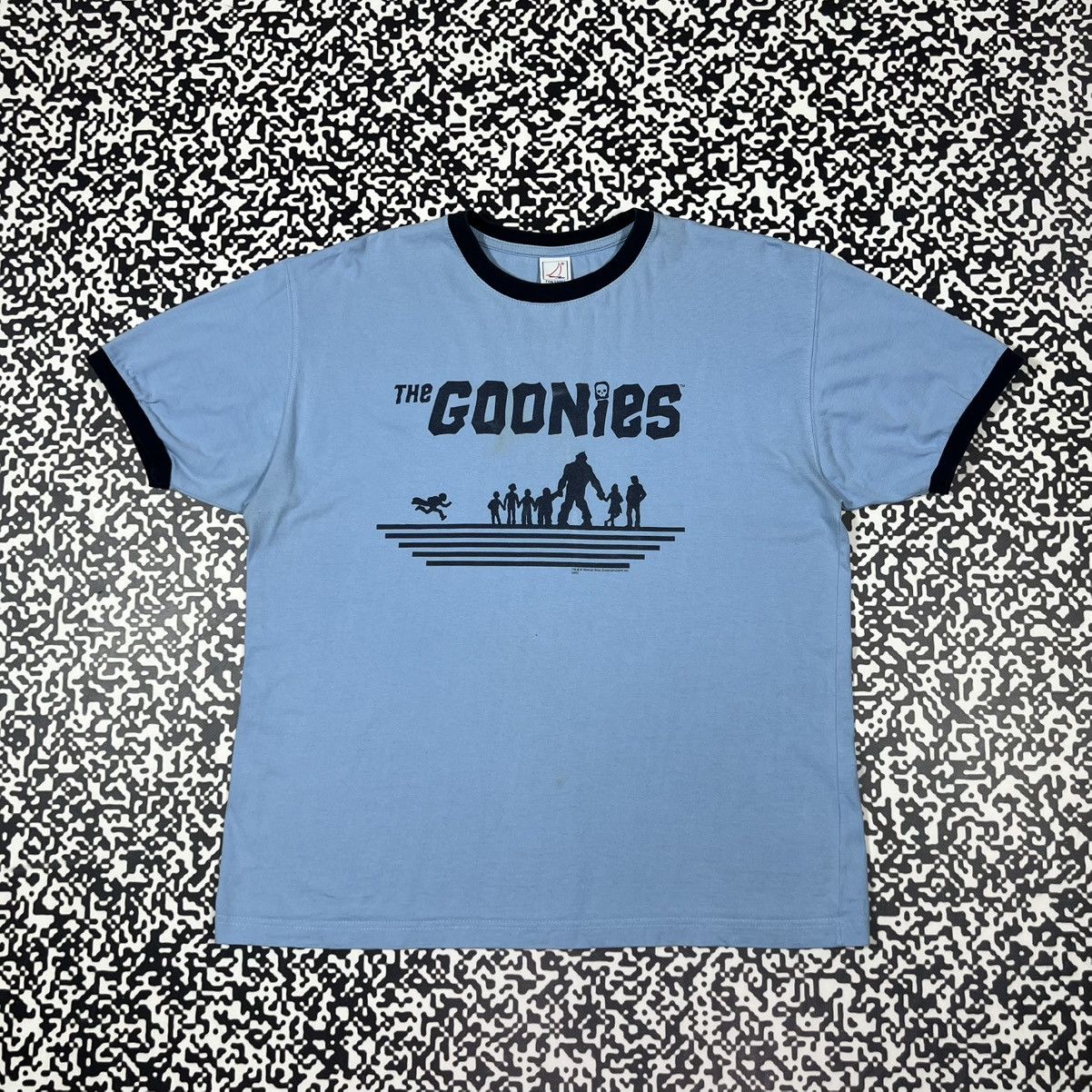 Vintage 00s The Goonies Movie Retro Y2K Style T-shirt