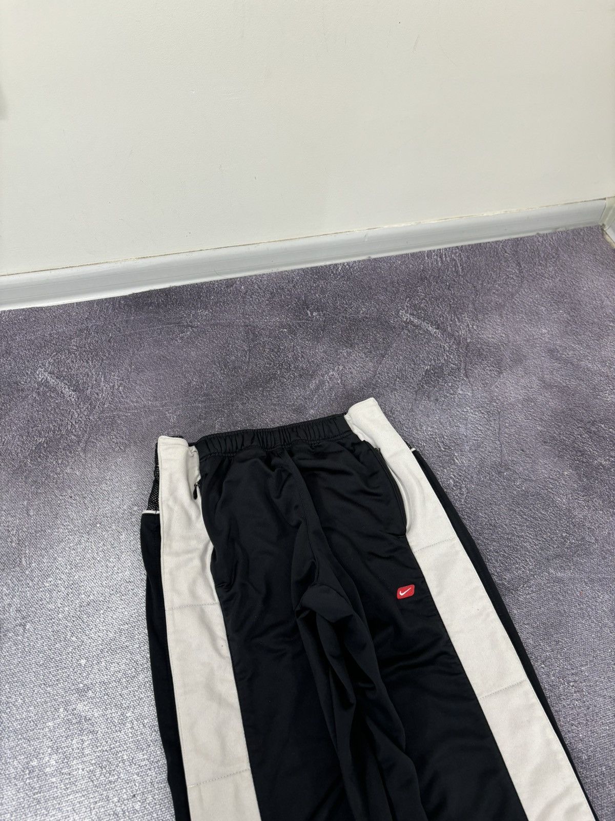 Nike Vintage Nike Y2K Wide-Leg Side Buttons Hype Track Pants Size US 30 / EU 46 - 4 Thumbnail