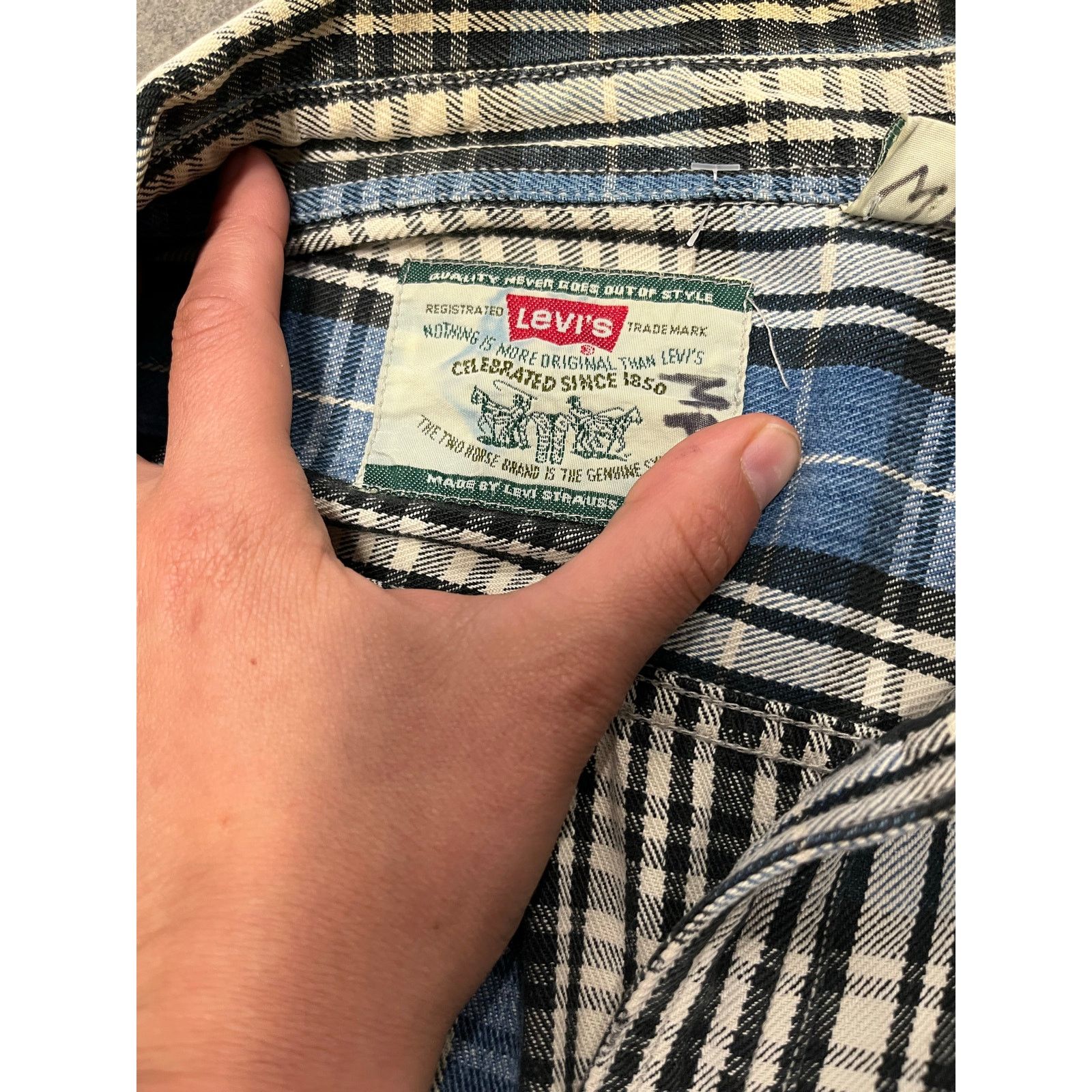 Levi's Vintage Levi's White Tab Long Sleeve Button Up Plaid Flannel Size US L / EU 52-54 / 3 - 3 Thumbnail