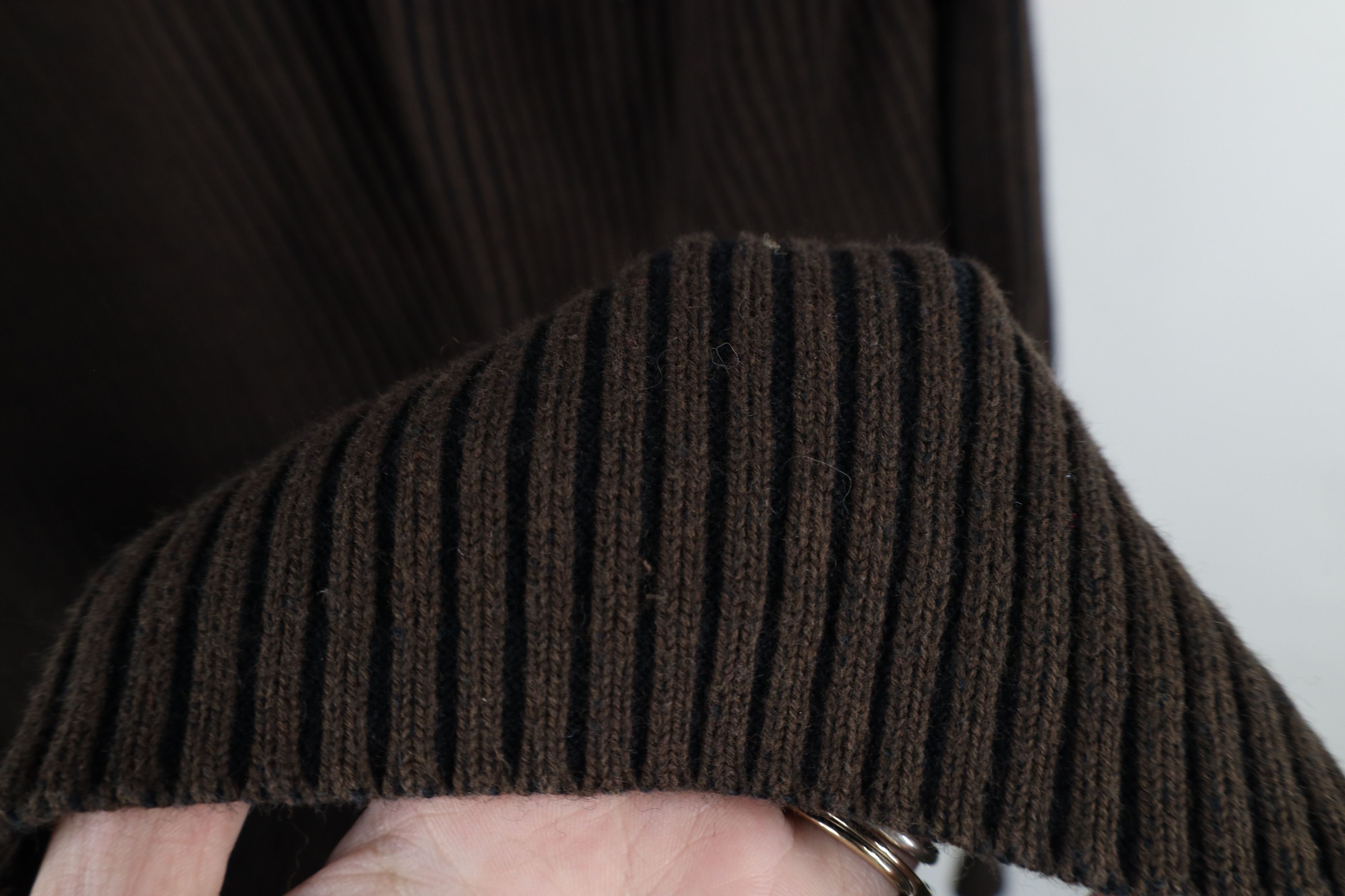Tommy Bahama × Vintage Vintage Tommy Bahama Wool Blend Ribbed Knit Sweater Brown Size US XL / EU 56 / 4 - 4 Thumbnail