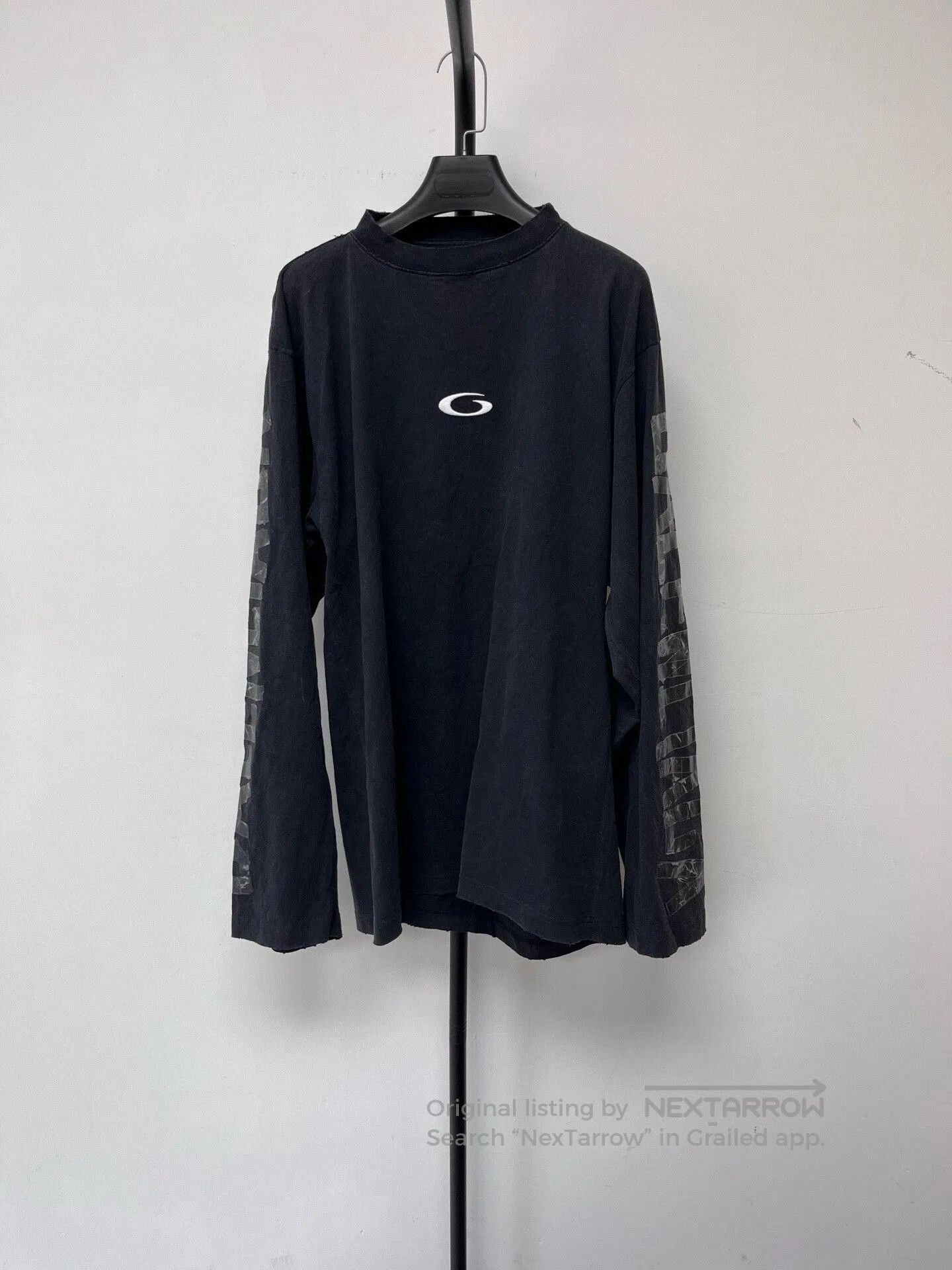Balenciaga Balenciaga Asymmetric Hem Knit Long-Sleeve T-Shirt. Size US S / EU 44-46 / 1 - 1 Thumbnail