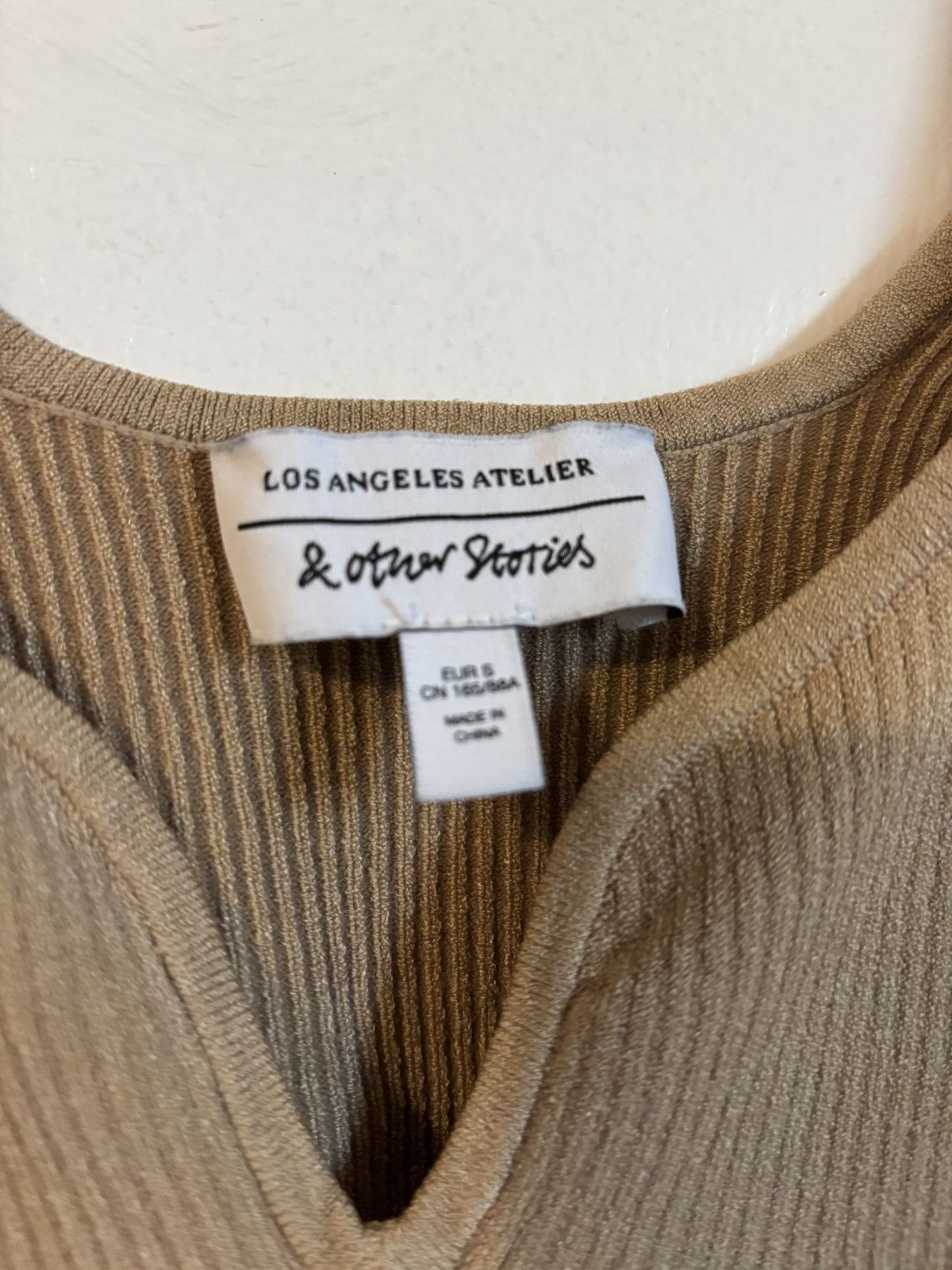 & Other Stories Sleek beige top Size S / US 4 / IT 40 - 2 Thumbnail