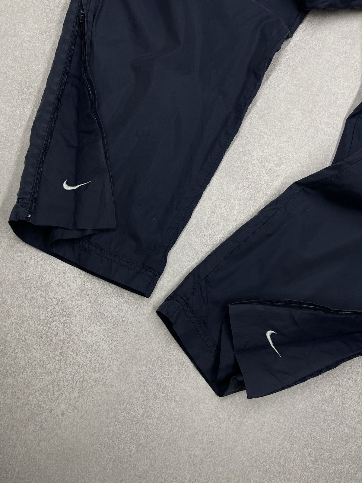 Nike Vintage Nike Nylon Sweatpants Navy Triple Swoosh Y2K ACG Size US 36 / EU 52 - 5 Thumbnail