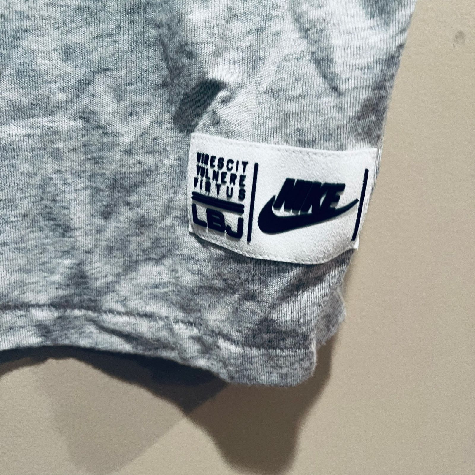 Nike Nike Lebron Lion T Shirt Size US XXL / EU 58 / 5 - 4 Thumbnail