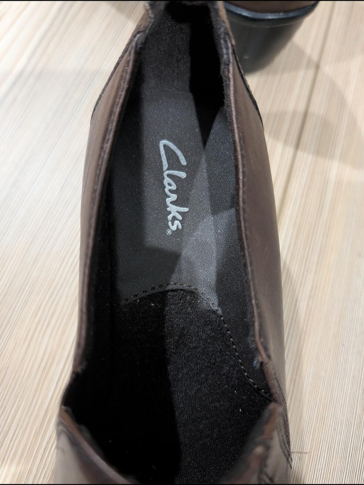 Clarks Clarks Dark Brown Leather Low Heel Slip-On Ankle Booties Size US 7 / IT 37 - 4 Thumbnail