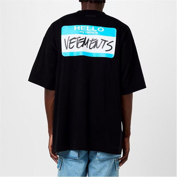Vetements o1g2r1mq0824 Name Badge T-Shirts in Black Size US L / EU 52-54 / 3 - 5 Thumbnail