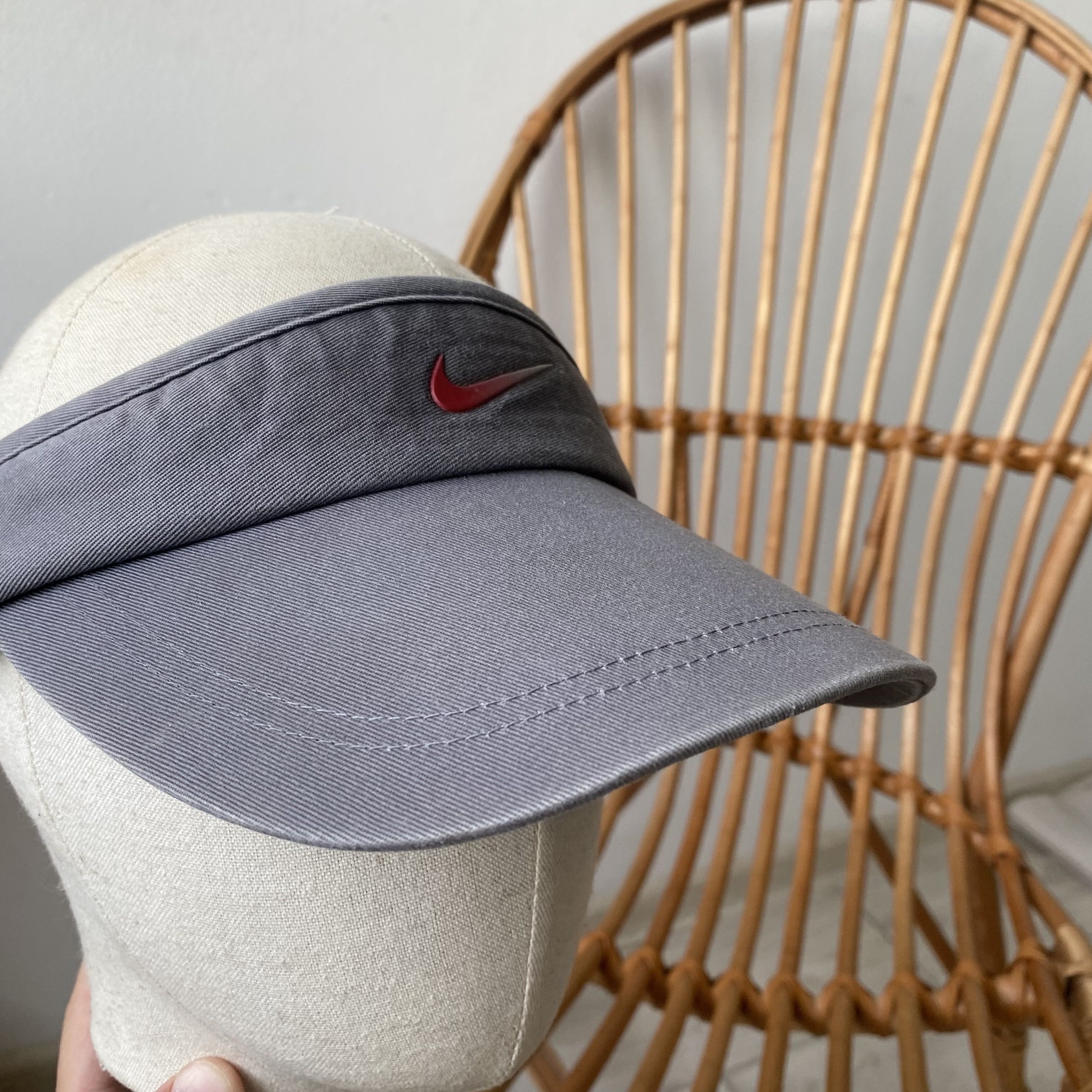 Nike Vintage Visor Nike Cap Tennis Golf Center Swoosh Logo Size ONE SIZE - 2 Thumbnail