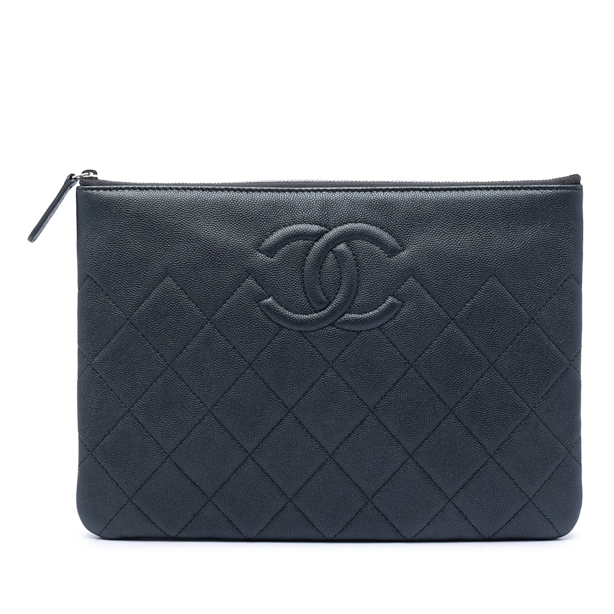 Chanel Medium CC Quilted Caviar O Case Clutch Size ONE SIZE - 1 Thumbnail