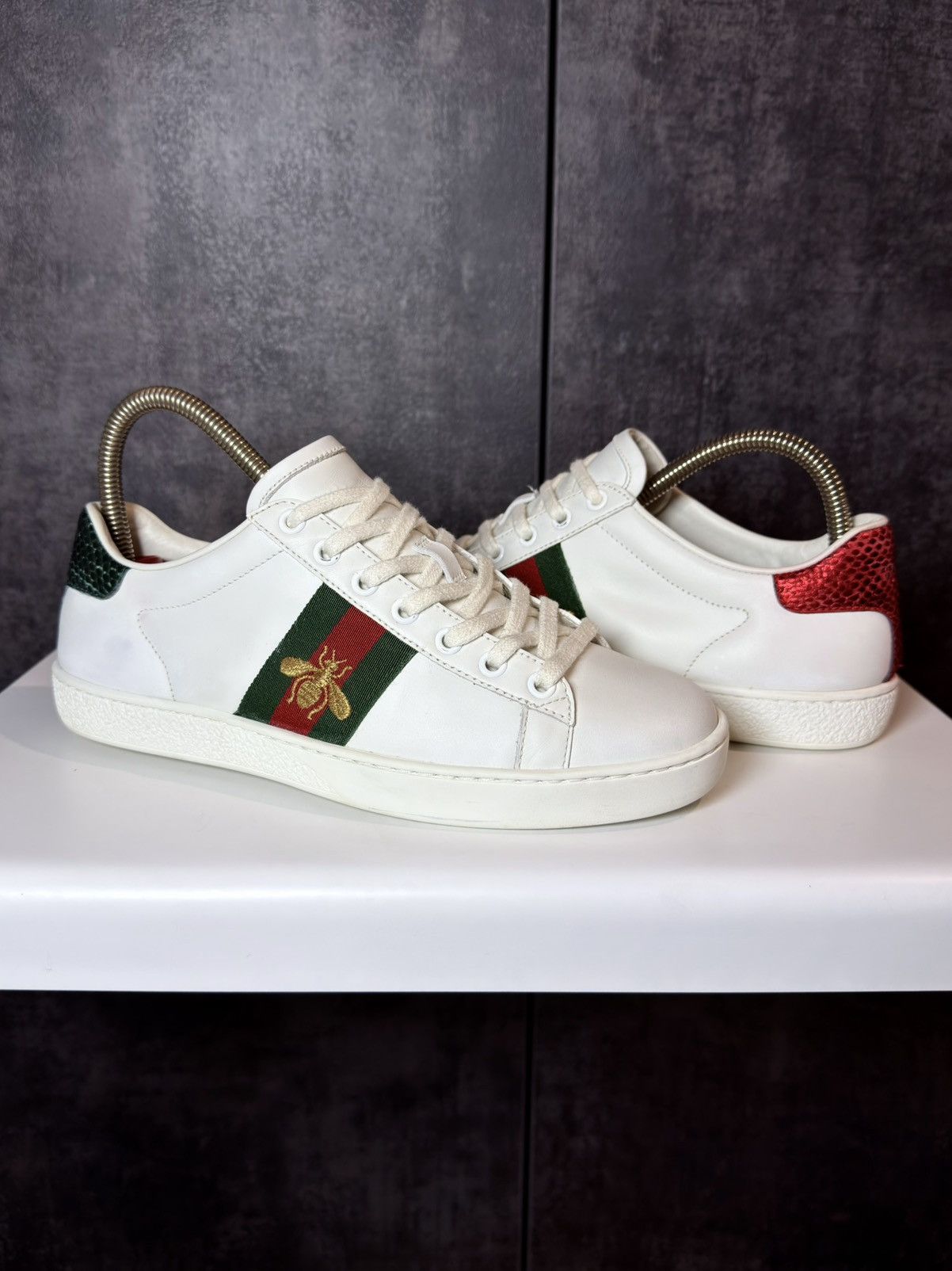 Gucci Gucci Ace Bee Low Top Sneakers Tom Ford Golden Goose Dior Size US 7 / IT 37 - 2 Thumbnail