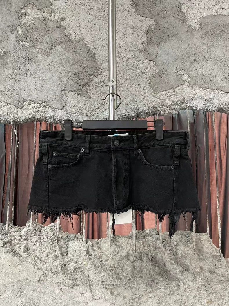 Balenciaga size s Waist Seal skirt 2503-Nextarrow