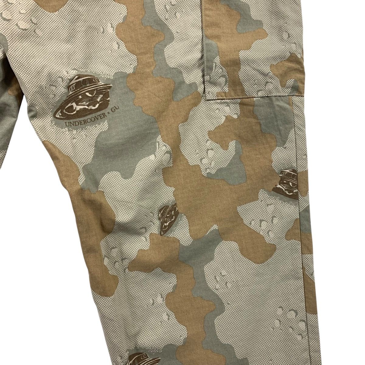 GU × Japanese Brand × Undercover GU X UNDERCOVER Camo full print cargo pants Size US 32 / EU 48 - 20 Thumbnail