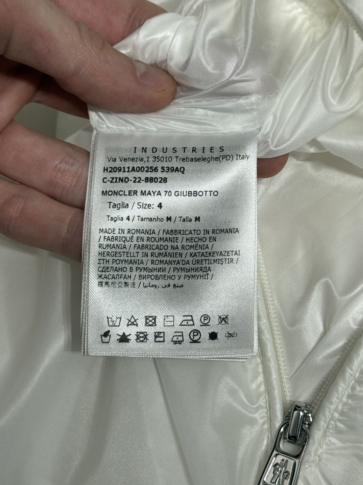 Moncler Moncler maya 70th white Size US L / EU 52-54 / 3 - 10 Thumbnail