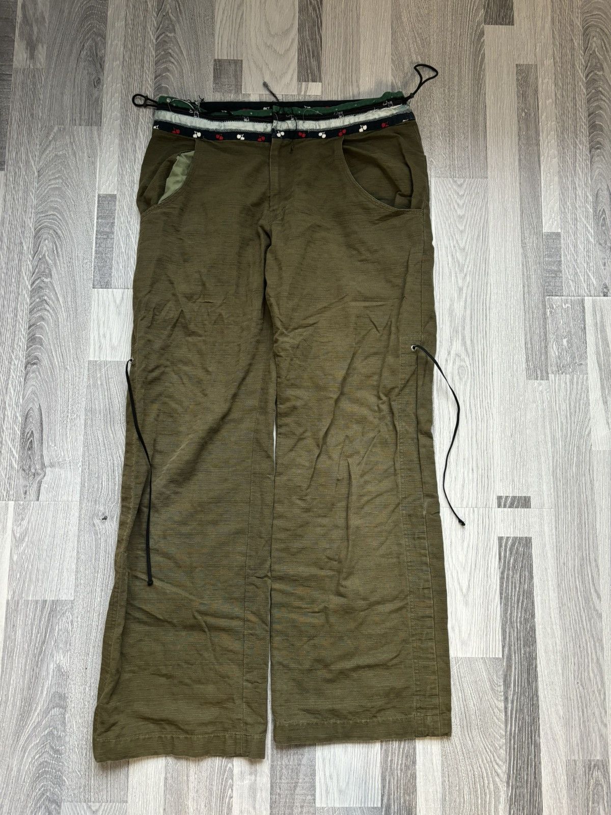 John Undercover × Jun Takahashi × Undercover Undercover AW03 'Paper Doll' Army Elastic Drawstring Pants Size US 31 - 1 Thumbnail