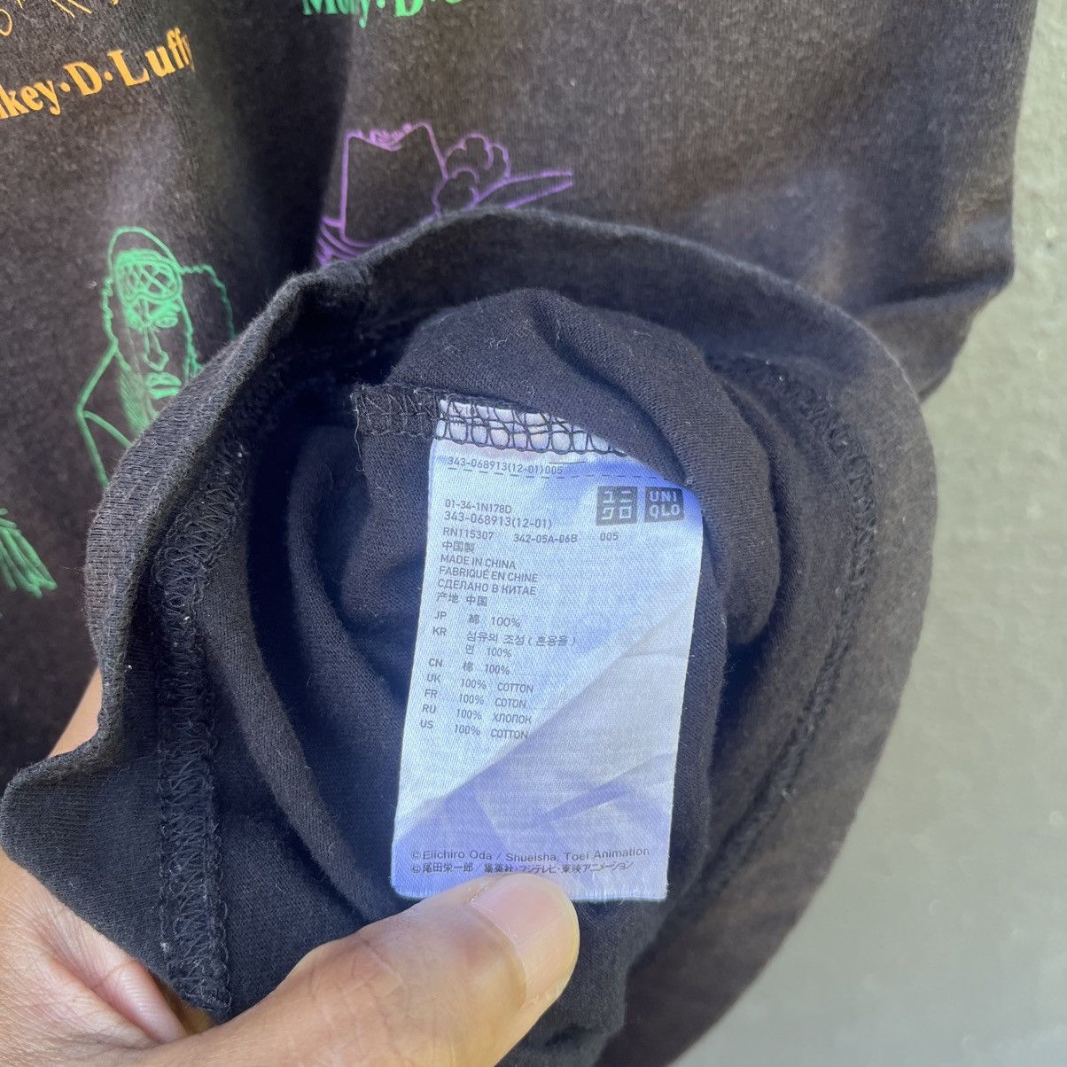 Uniqlo Thrashed Faded One Piece X Uniqlo Tee Size US L / EU 52-54 / 3 - 6 Thumbnail