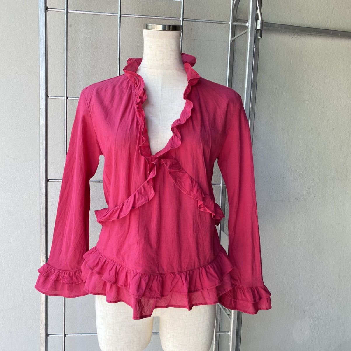 Designer × Japanese Brand H.Ranch Market Y2K Pink Ruffled V-Neck Blouse Size XS / US 0-2 / IT 36-38 - 1 Thumbnail