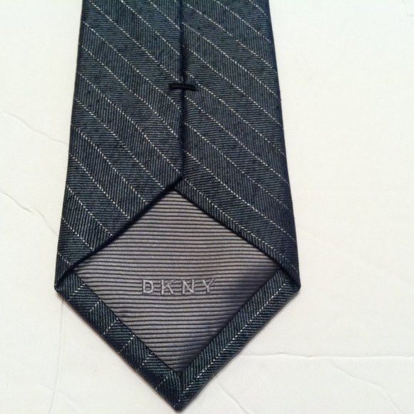 DKNY DKNY MEN'S NEW DARK GREEN 100%SILK TIE WIDTH: 2 3/4" Size ONE SIZE - 5 Thumbnail