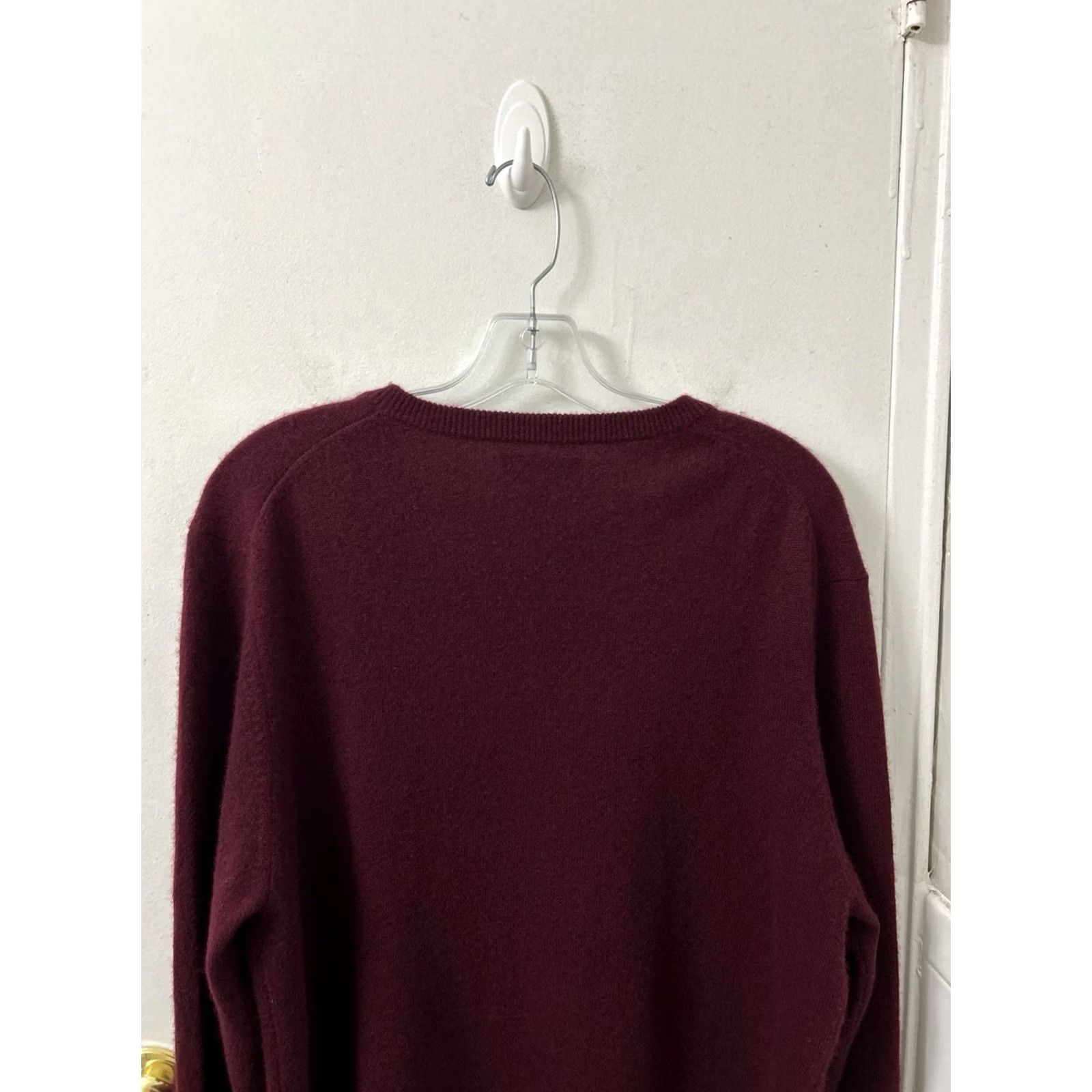 Club Room Club Room Mens Sweater V-Neck Burgundy 100% Cashmere Knit Pullover Long Sleeve L Regular Womens? Size US L / EU 52-54 / 3 - 7 Thumbnail
