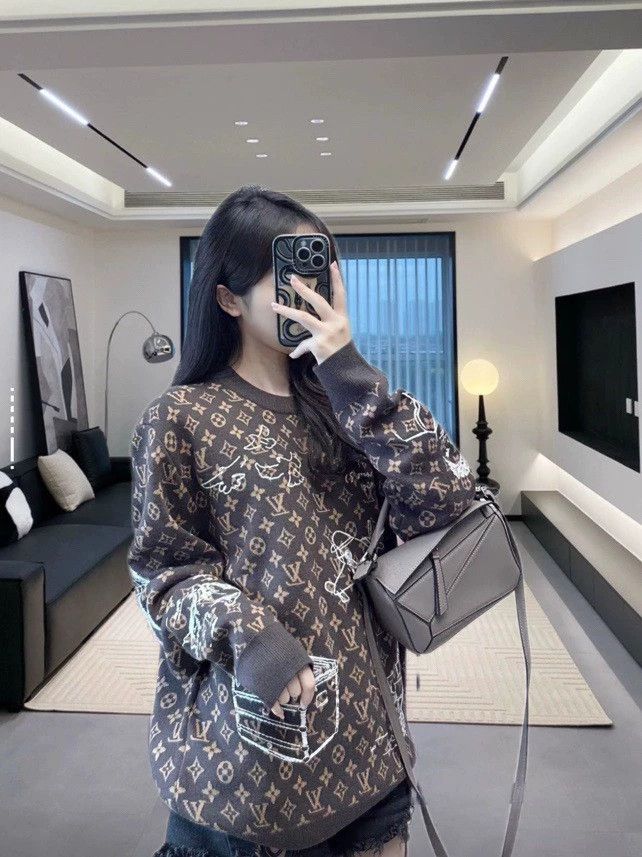 Louis Vuitton Louis Vuitton full of brown presbyopia sweater Size US L / EU 52-54 / 3 - 7 Thumbnail