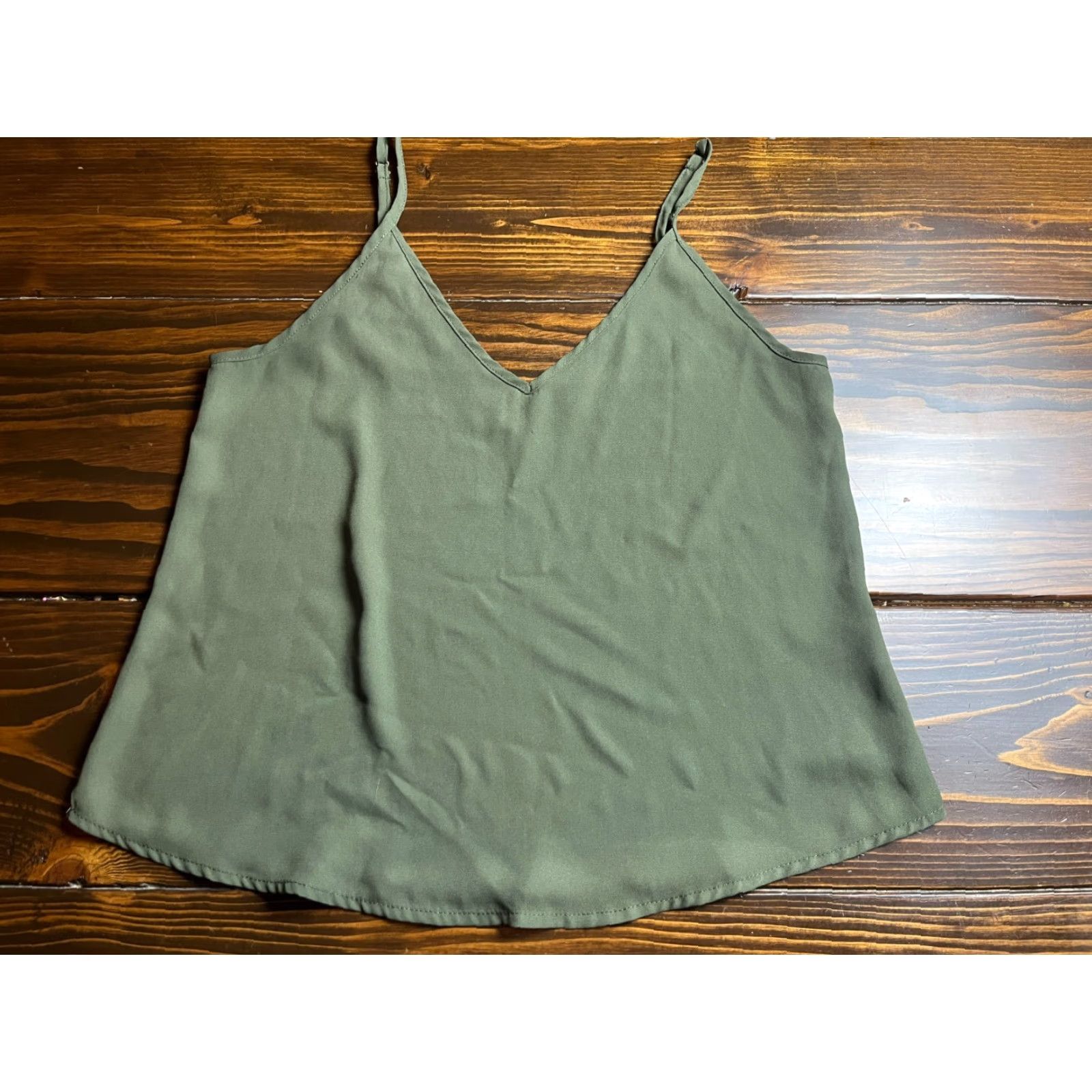 Shein **Women's Size Medium Green SheIn Tank Top V-neck Sheer** User: Women's Size Medium Green SheIn Tank Top V-neck Sheer Size M / US 6-8 / IT 42-44 - 2 Thumbnail