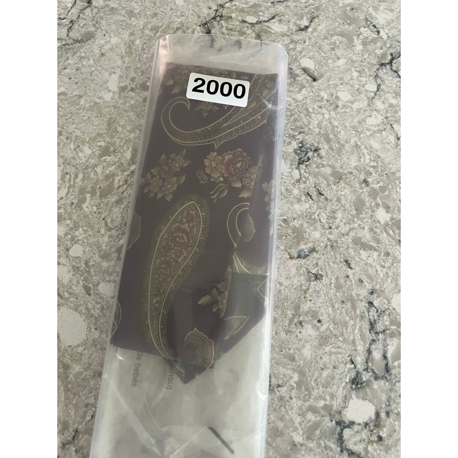 Bill Blass Bill Blass Men's 100% Silk Neck Tie Magenta Gold Paisley JJ Size ONE SIZE - 8 Thumbnail