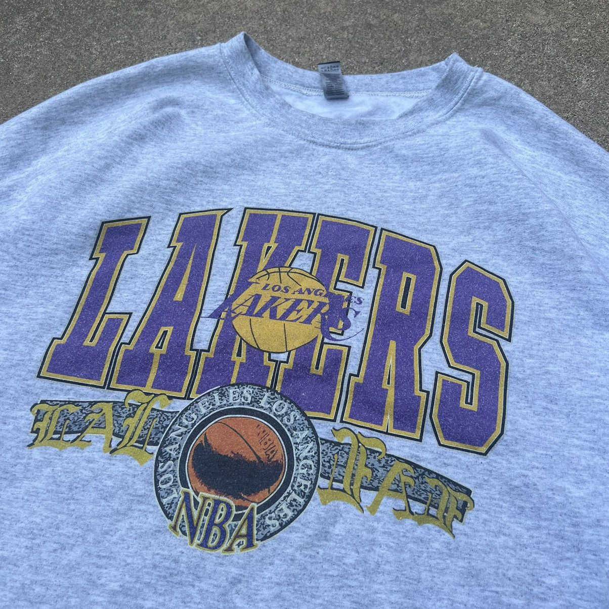 NBA Vintage LA Lakers 90s NBA Crewneck Sweatshirt cstm Size US XL / EU 56 / 4 - 6 Thumbnail
