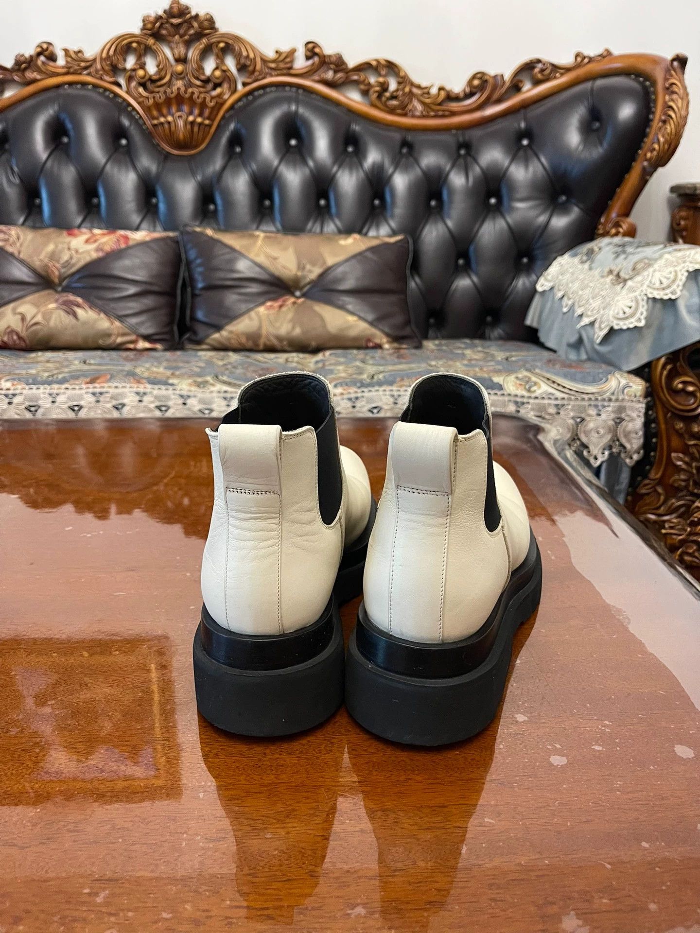Bottega Veneta BV Chelsea Boots 41 EU Panda Colorway Ivory Calfskin Size US 8 / EU 41 - 4 Thumbnail