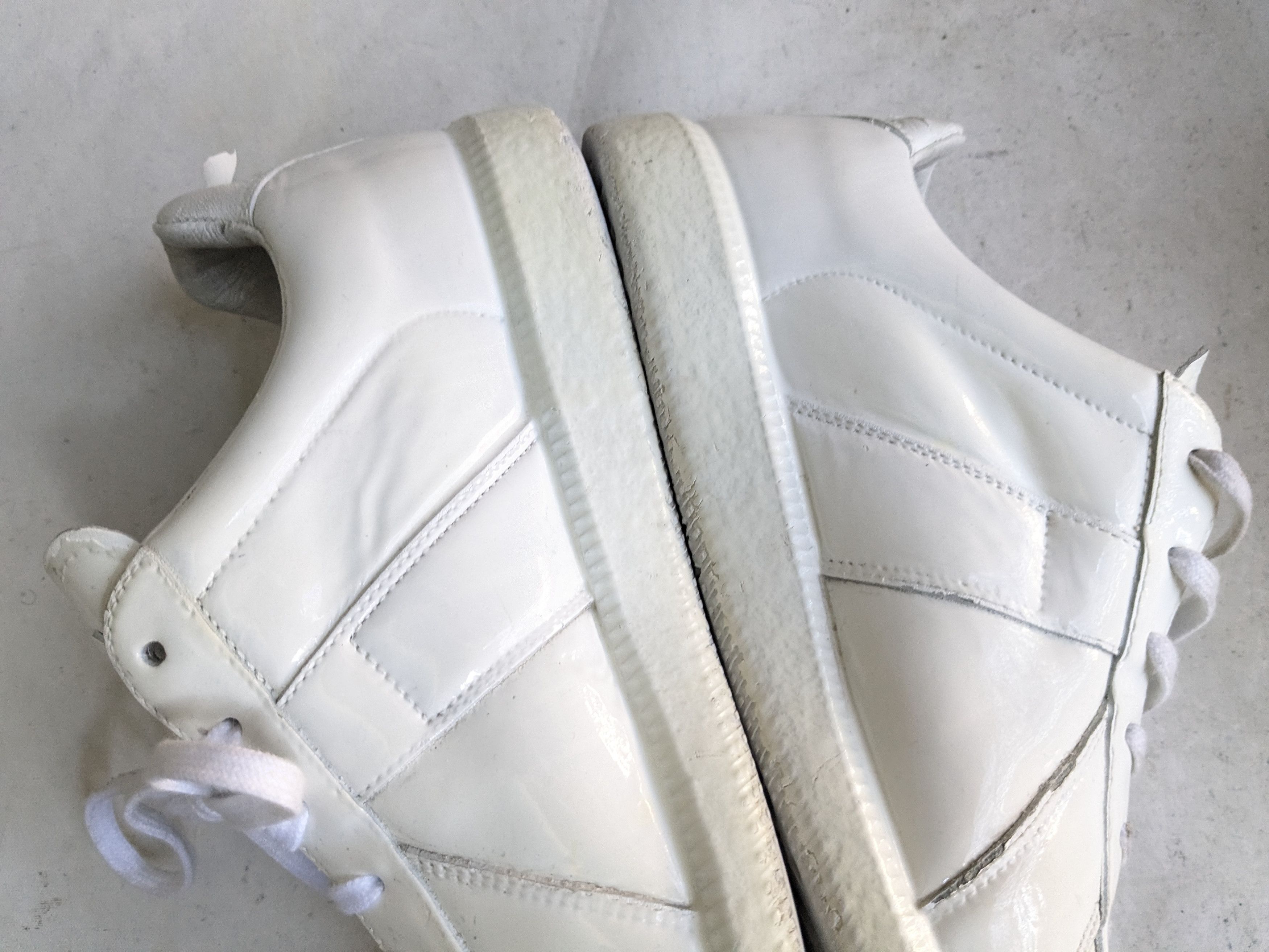 Maison Margiela Maison Margiela Replica Gat White 9 42 Rubber Low Tops Size US 9 / EU 42 - 8 Thumbnail