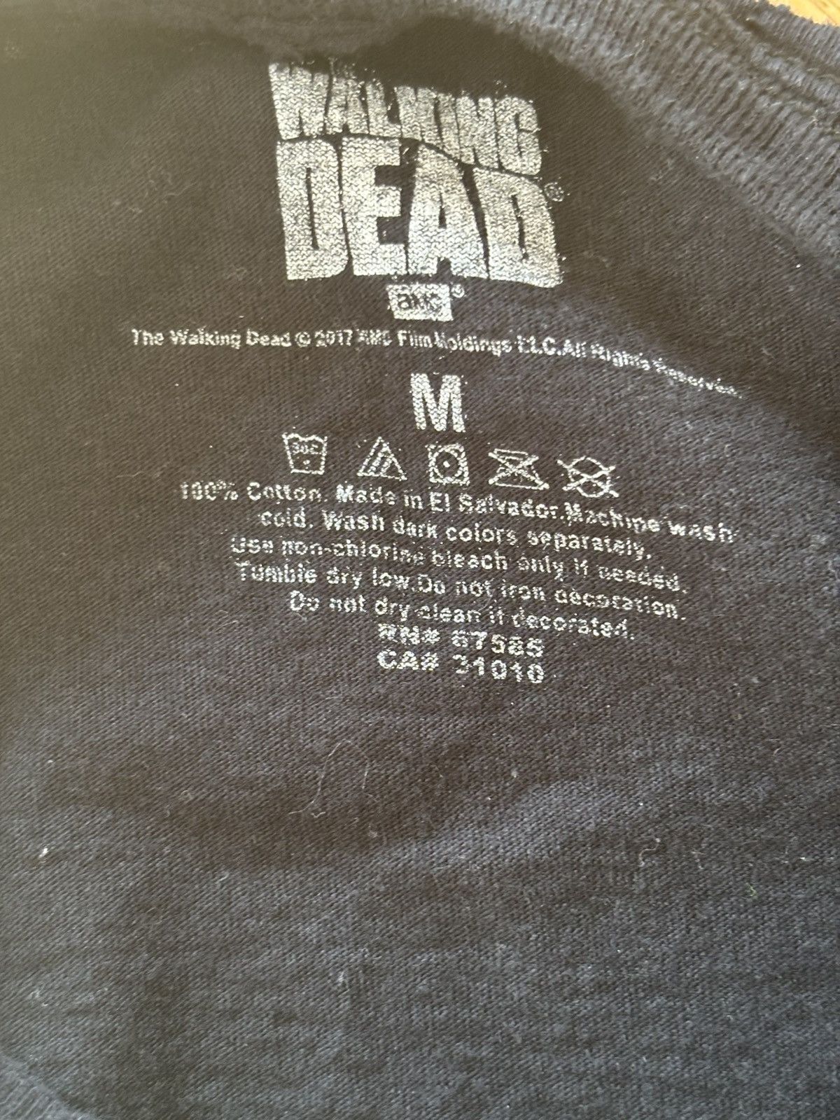 Vintage The Walking Dead graphic tee Size US M / EU 48-50 / 2 - 2 Thumbnail
