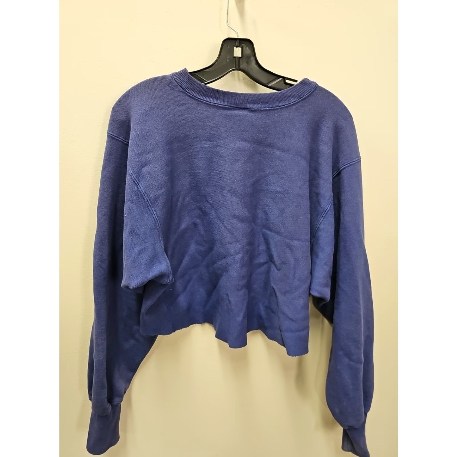 Champion VINTAGE Champion Sweatshirt Shirt Long Sleeve L Cropped Blue 90s Distressed Faded Reverse Weave Spell Out Womens/Mens Size US L / EU 52-54 / 3 - 5 Thumbnail