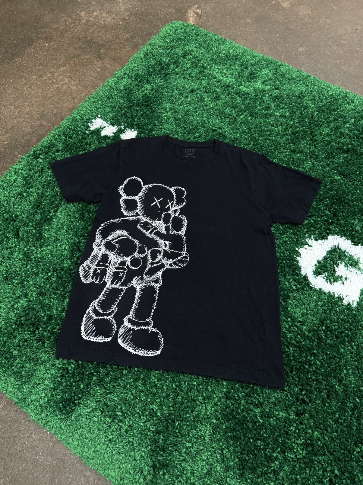 Kaws × Uniqlo KAWS x Uniqlo Clean Slate Tee Black Sz. Large Size US L / EU 52-54 / 3 - 1 Thumbnail