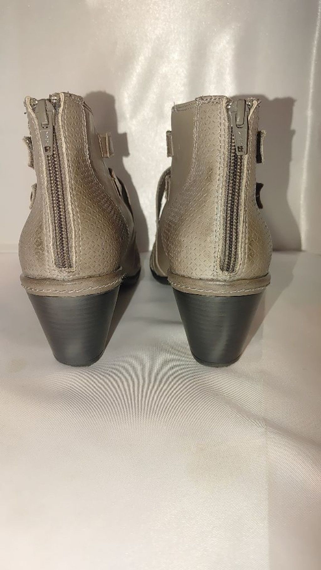 Rockport Rockport Cobb Hill Trixie Leather xStrap Booties Size 10 Size US 10 / IT 40 - 7 Thumbnail