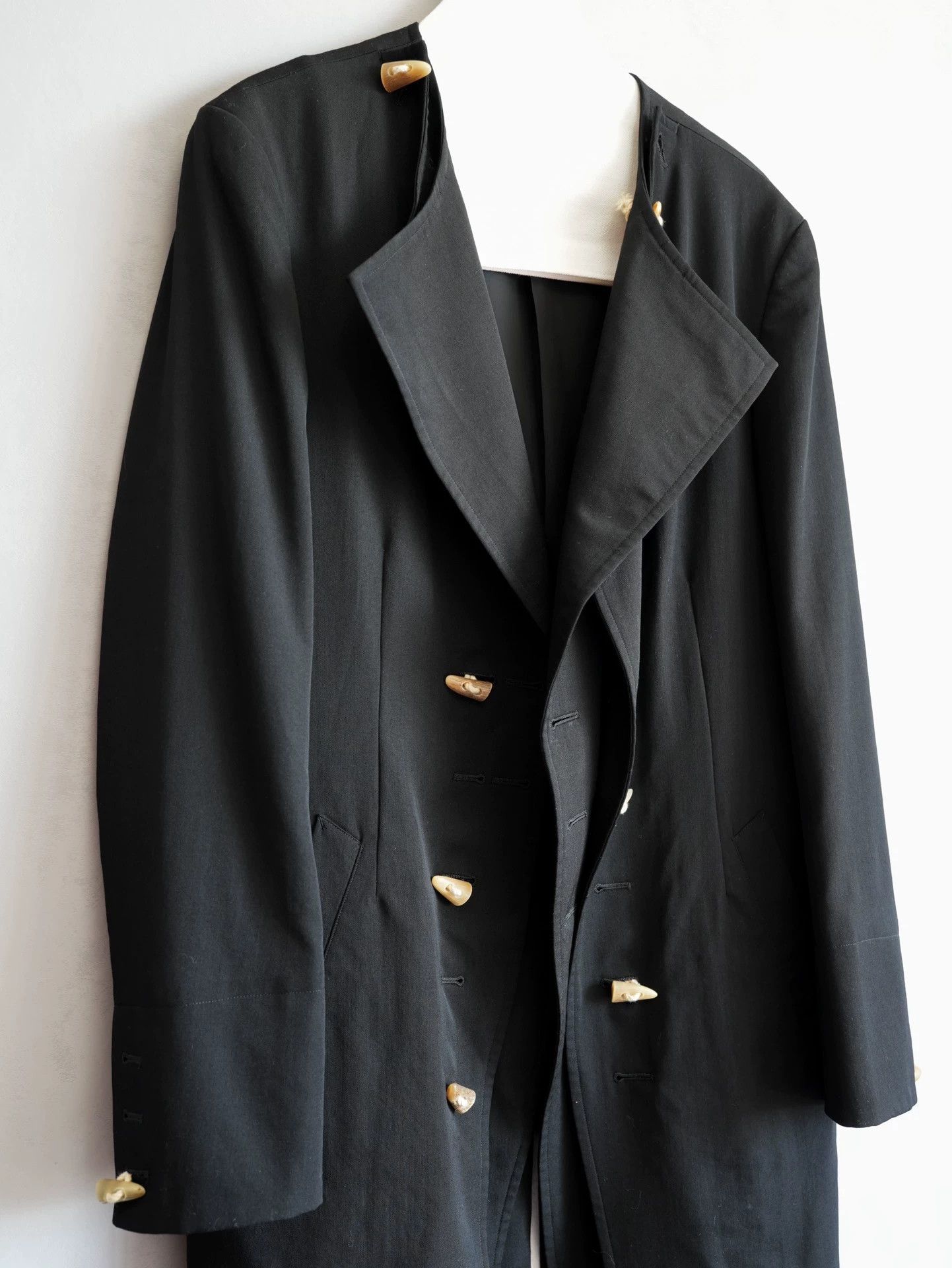 Yohji Yamamoto Yohji Yamamoto 12AW Dbl Horn Button Long J73 S2 Size US M / EU 48-50 / 2 - 4 Thumbnail